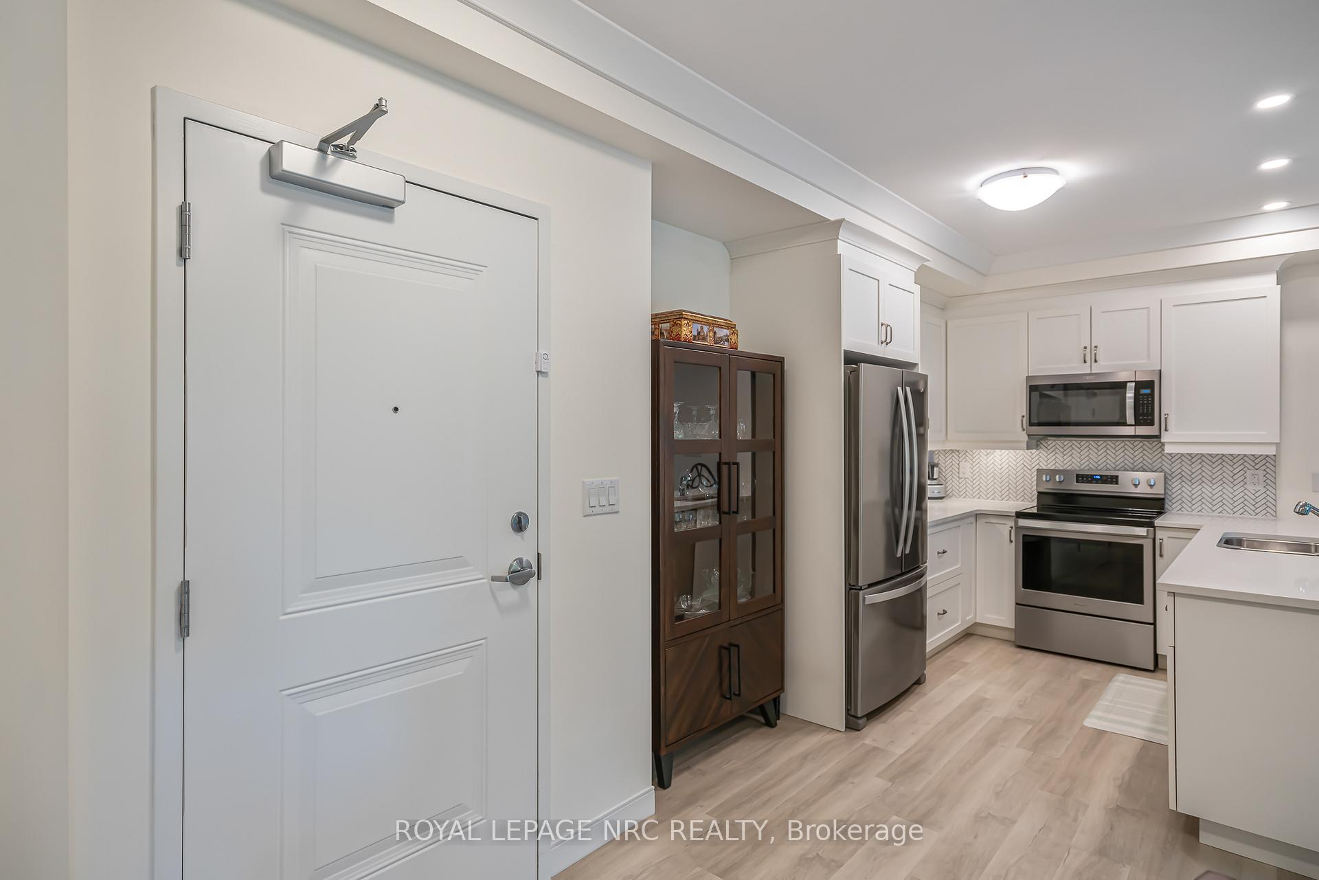 Photo 9 of Unit 401, 105 Vansickle Road, St. Catharines, Rykert/Vansickle — HOMEH