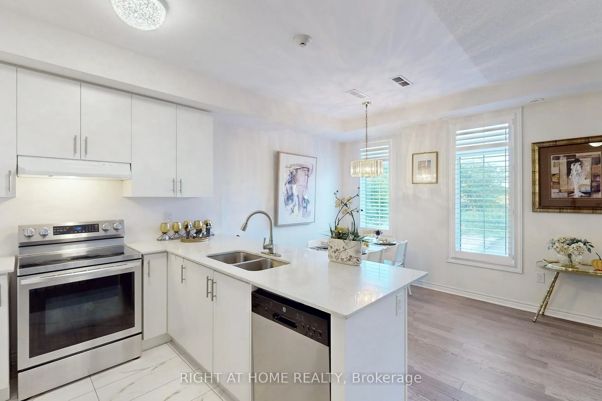 Photo 18 of Unit 32, 81 Armdale Road, Mississauga, Hurontario — HOMEH