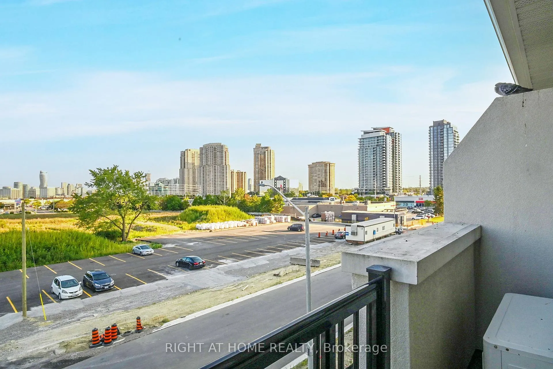 Photo 42 of Unit 32, 81 Armdale Road, Mississauga, Hurontario — HOMEH