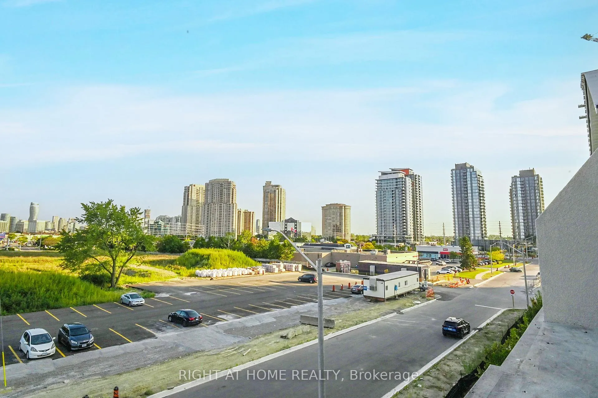 Photo 43 of Unit 32, 81 Armdale Road, Mississauga, Hurontario — HOMEH