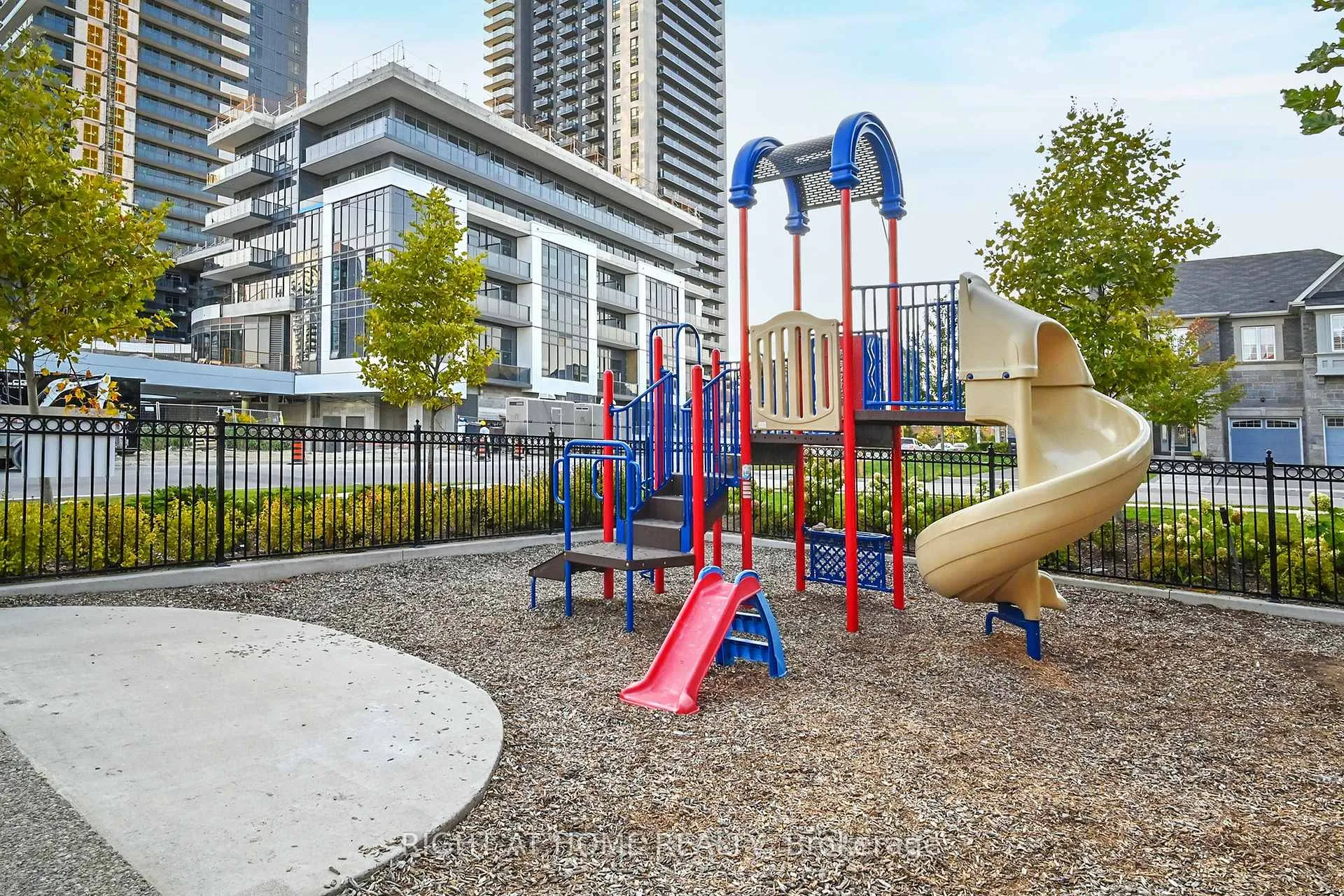 Photo 48 of Unit 32, 81 Armdale Road, Mississauga, Hurontario — HOMEH