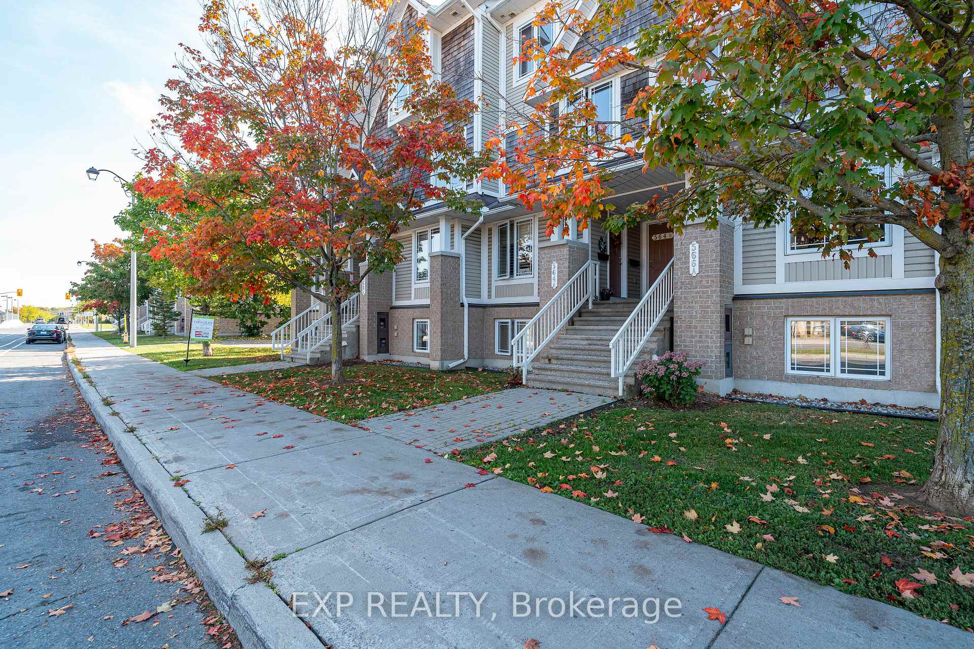 Photo 3 of Unit A, 566 Chapman Mills Drive, Ottawa, Barrhaven - Strandherd — HOMEH