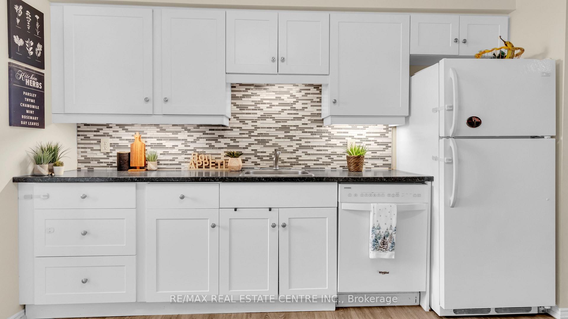 Photo 6 of Unit 1610, 35 Green Valley Drive, Kitchener, Pioneer Park — HOMEH