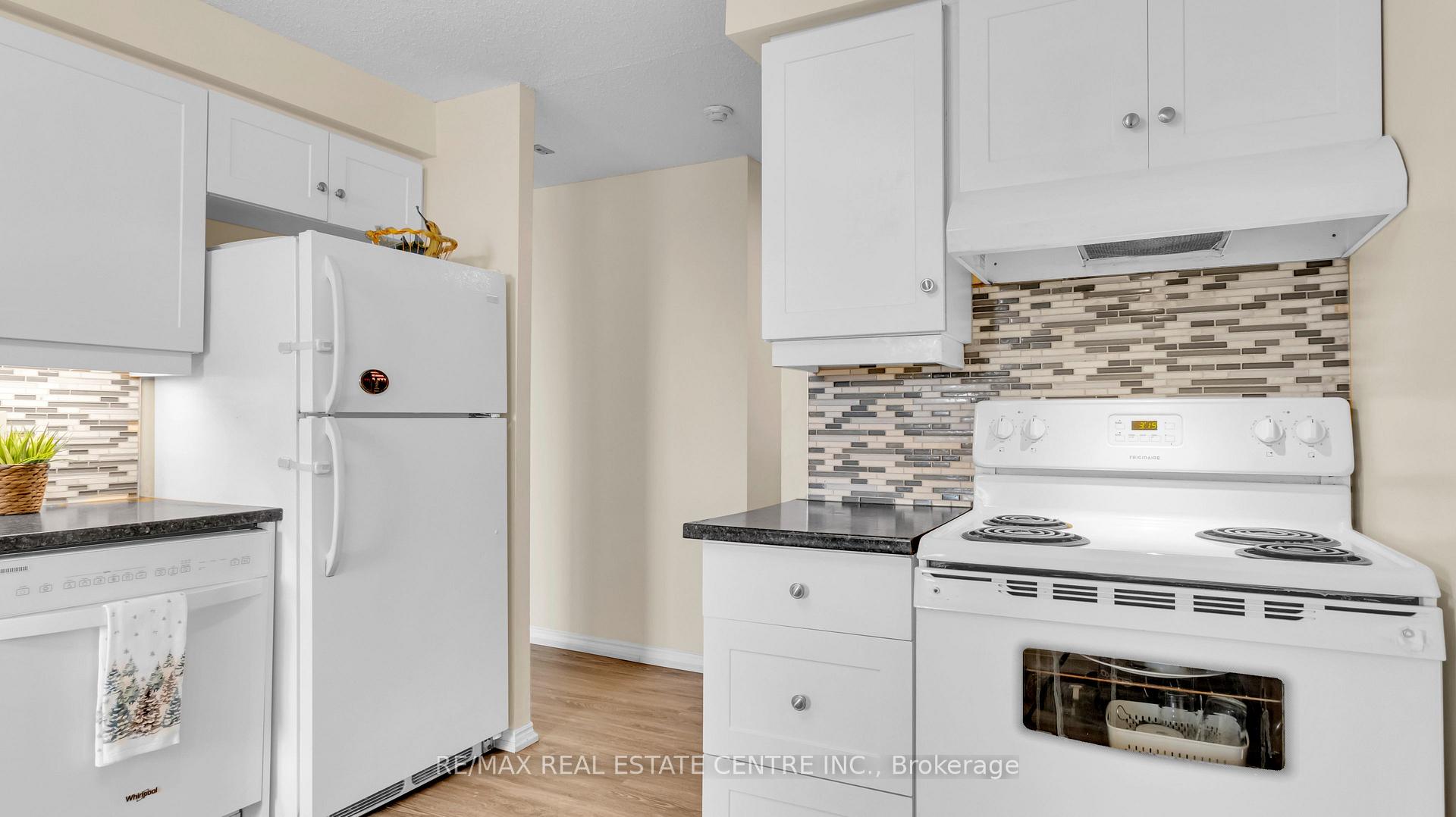 Photo 7 of Unit 1610, 35 Green Valley Drive, Kitchener, Pioneer Park — HOMEH