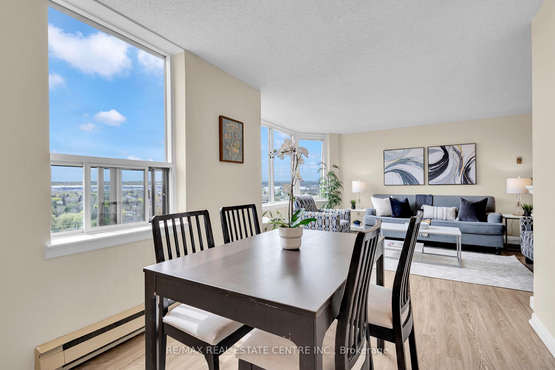 Photo 10 of Unit 1610, 35 Green Valley Drive, Kitchener, Pioneer Park — HOMEH