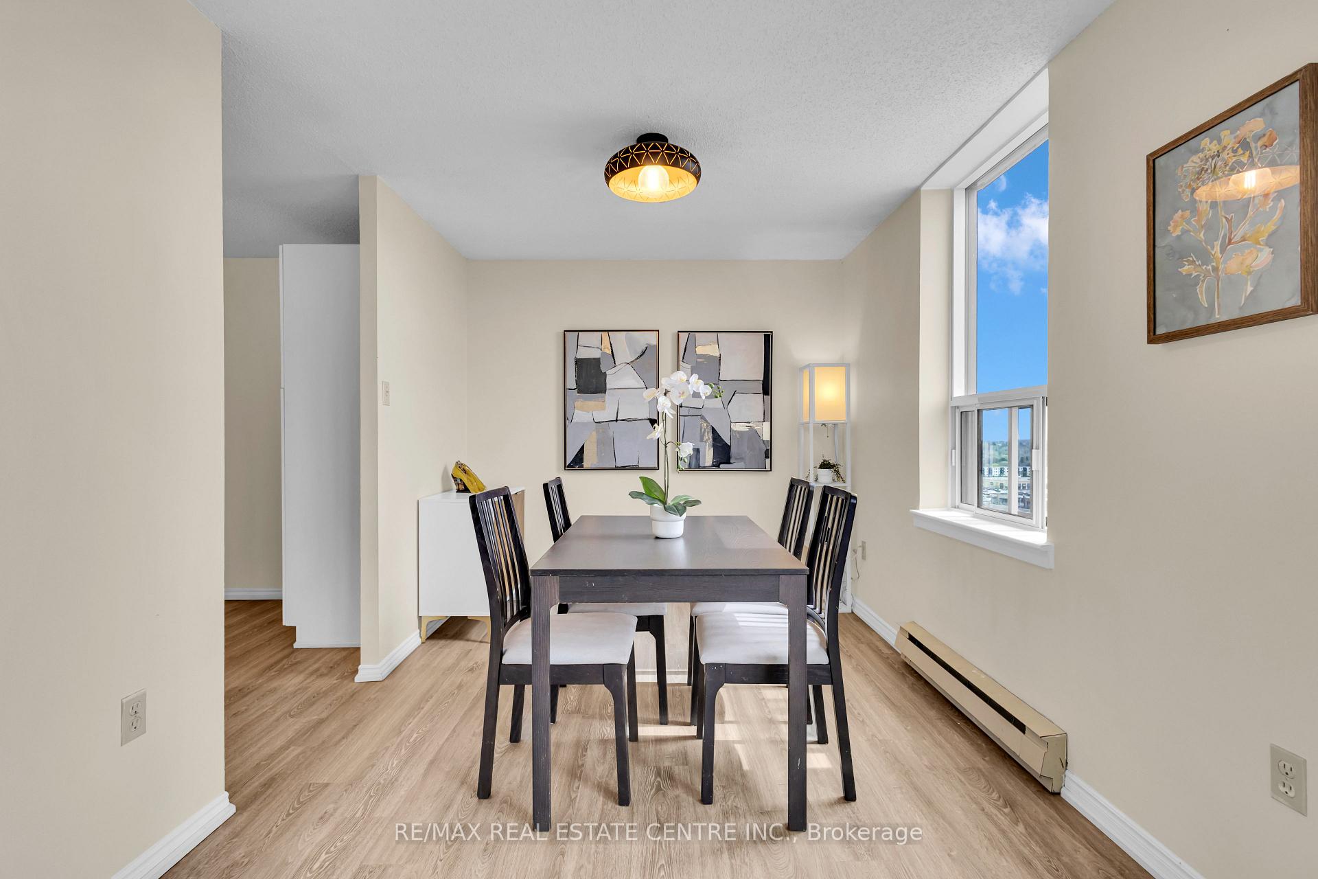 Photo 11 of Unit 1610, 35 Green Valley Drive, Kitchener, Pioneer Park — HOMEH