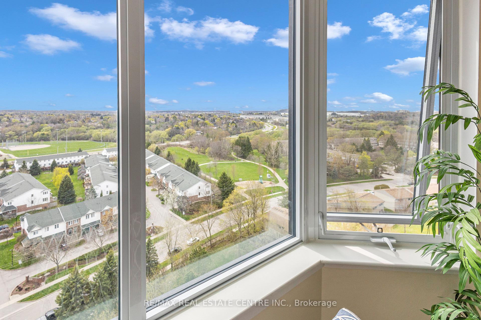 Photo 14 of Unit 1610, 35 Green Valley Drive, Kitchener, Pioneer Park — HOMEH