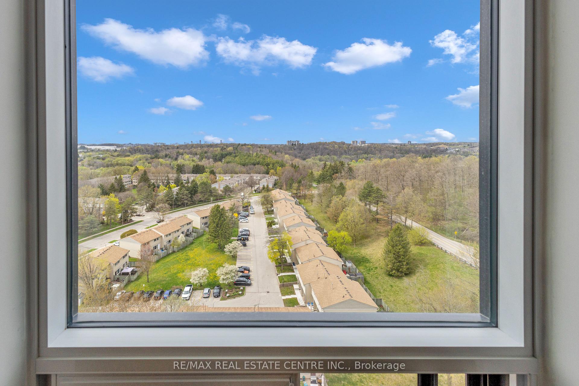 Photo 19 of Unit 1610, 35 Green Valley Drive, Kitchener, Pioneer Park — HOMEH