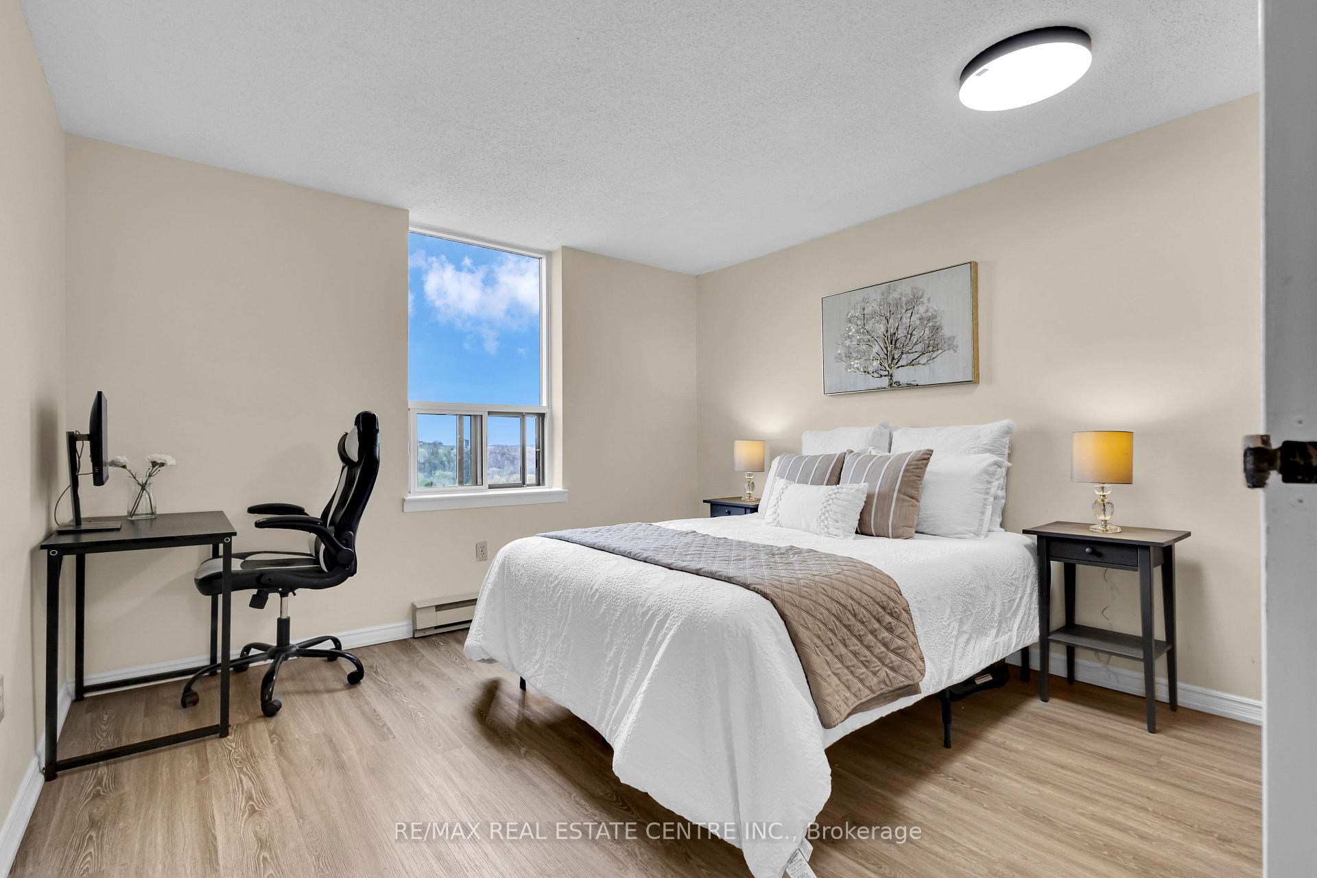 Photo 22 of Unit 1610, 35 Green Valley Drive, Kitchener, Pioneer Park — HOMEH