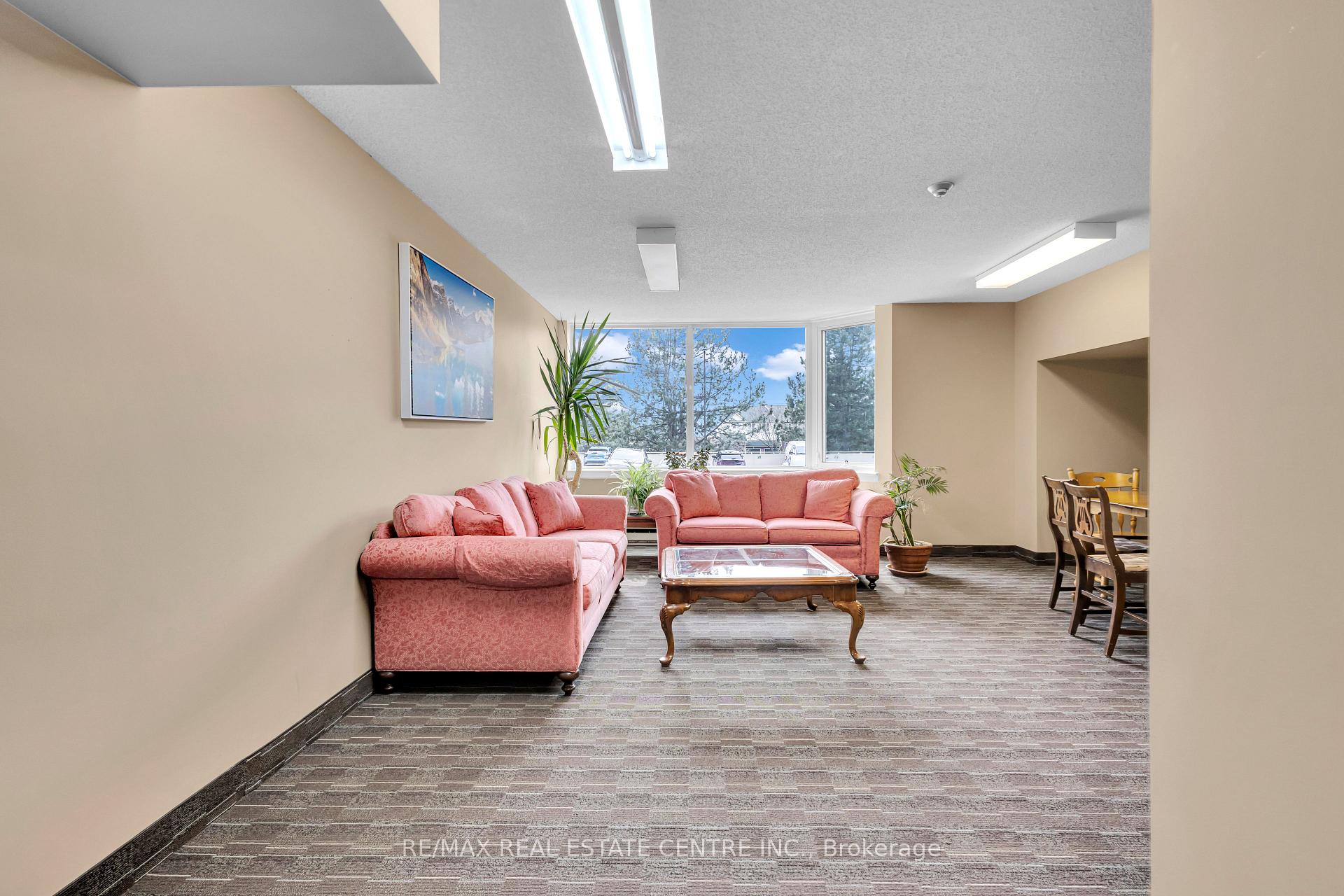 Photo 27 of Unit 1610, 35 Green Valley Drive, Kitchener, Pioneer Park — HOMEH