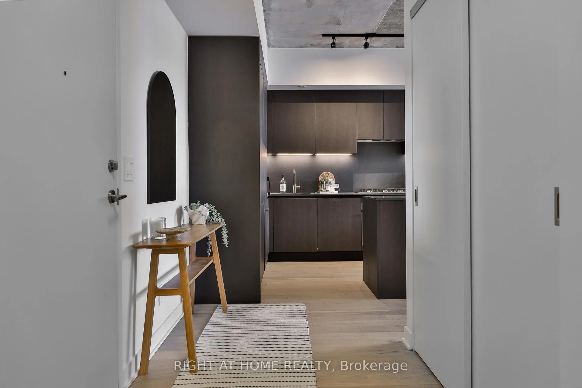 Front of Unit PH 6, 2720 Dundas Street W