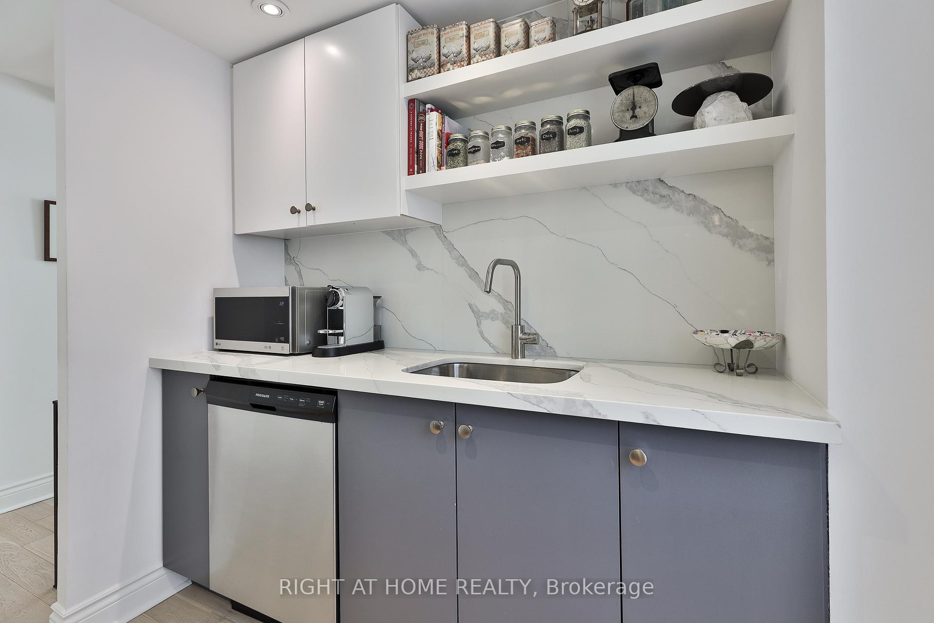 Photo 12 of Unit 801, 80 Charles Street E, Toronto, Church-Yonge Corridor — HOMEH