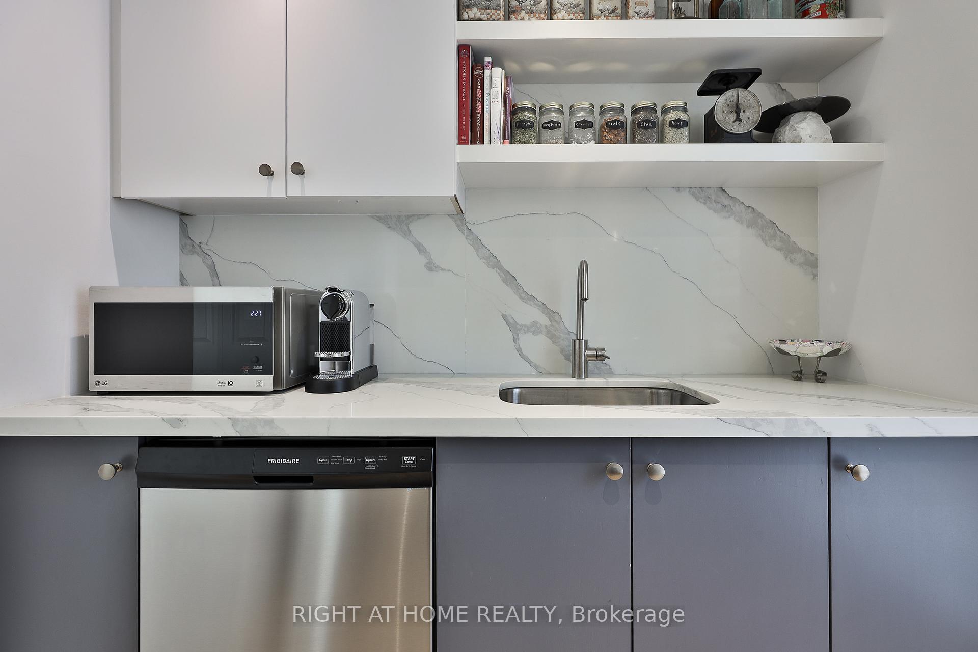 Photo 13 of Unit 801, 80 Charles Street E, Toronto, Church-Yonge Corridor — HOMEH