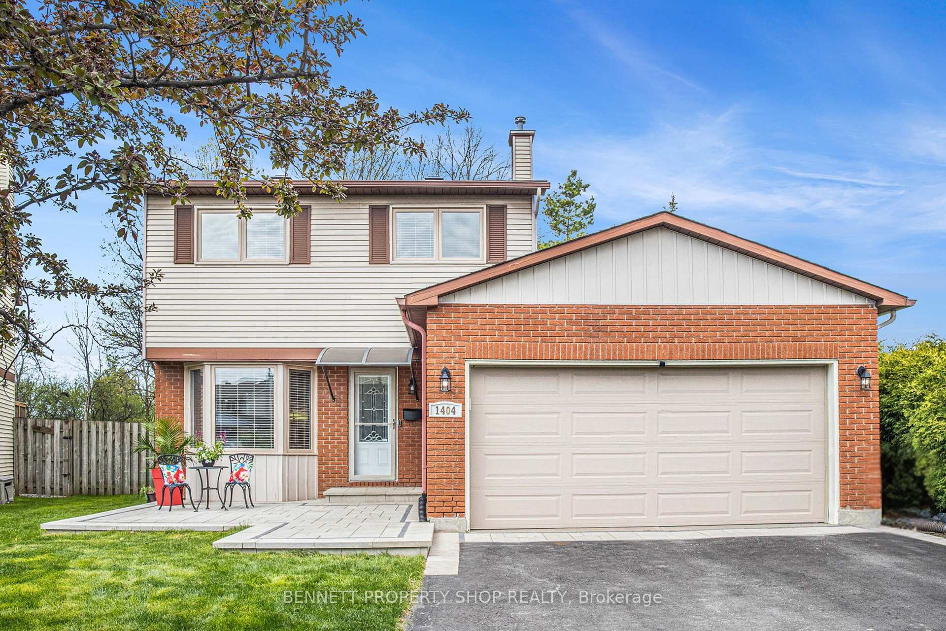 Photo 1 of 1404 Eastcliffe Way, Ottawa, Pineview — HOMEH