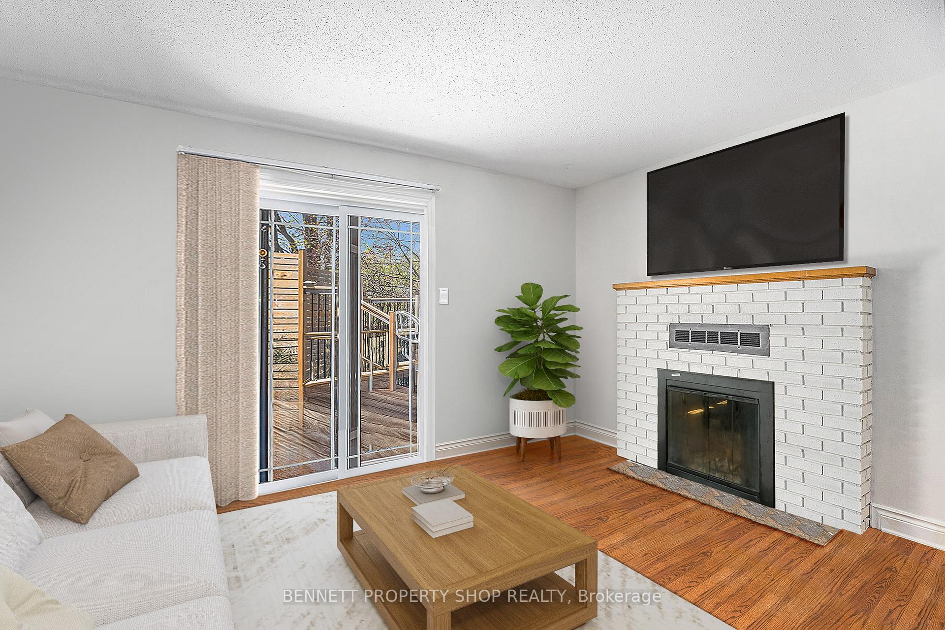 Photo 10 of 1404 Eastcliffe Way, Ottawa, Pineview — HOMEH