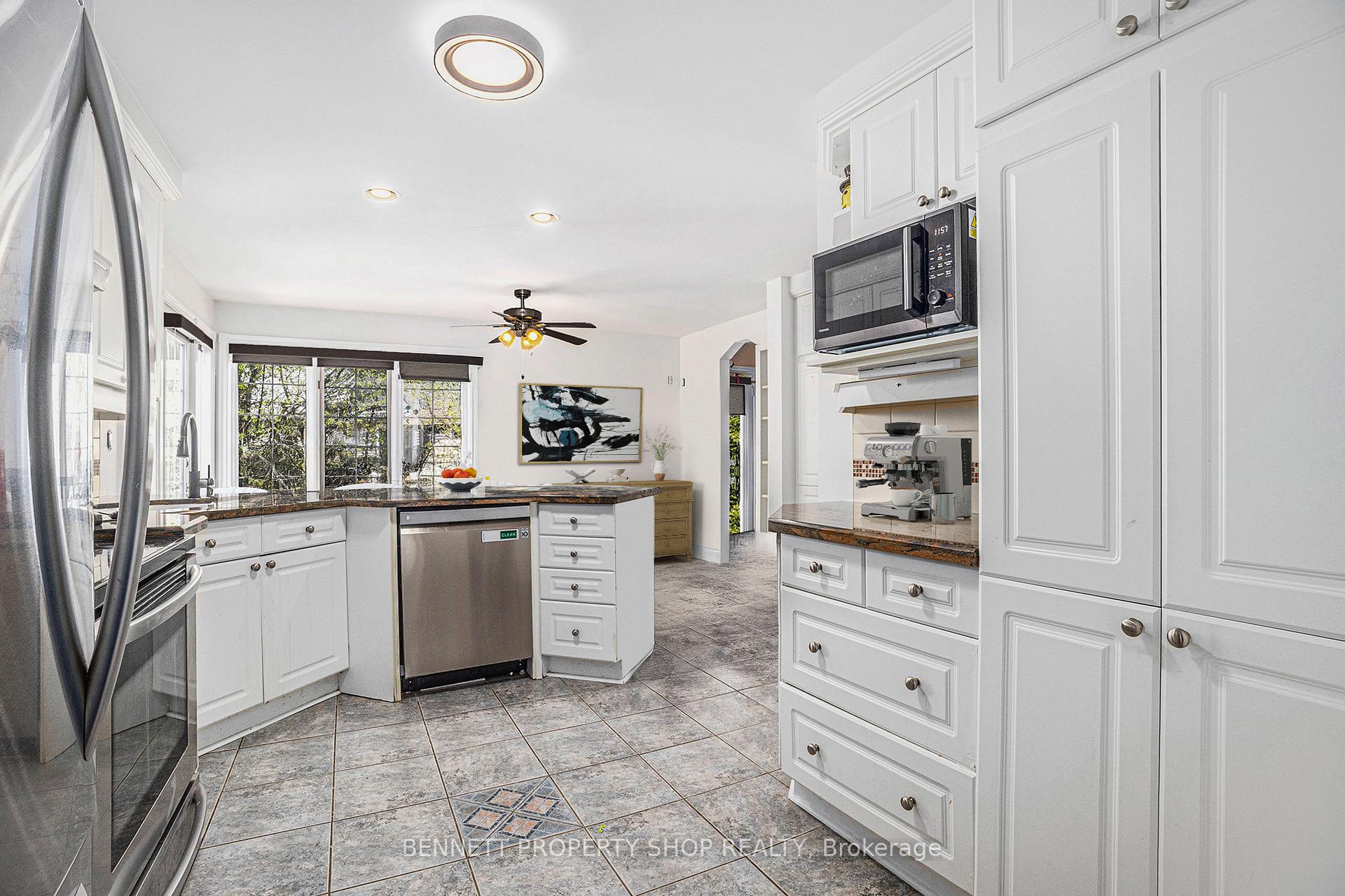 Photo 5 of 1404 Eastcliffe Way, Ottawa, Pineview — HOMEH