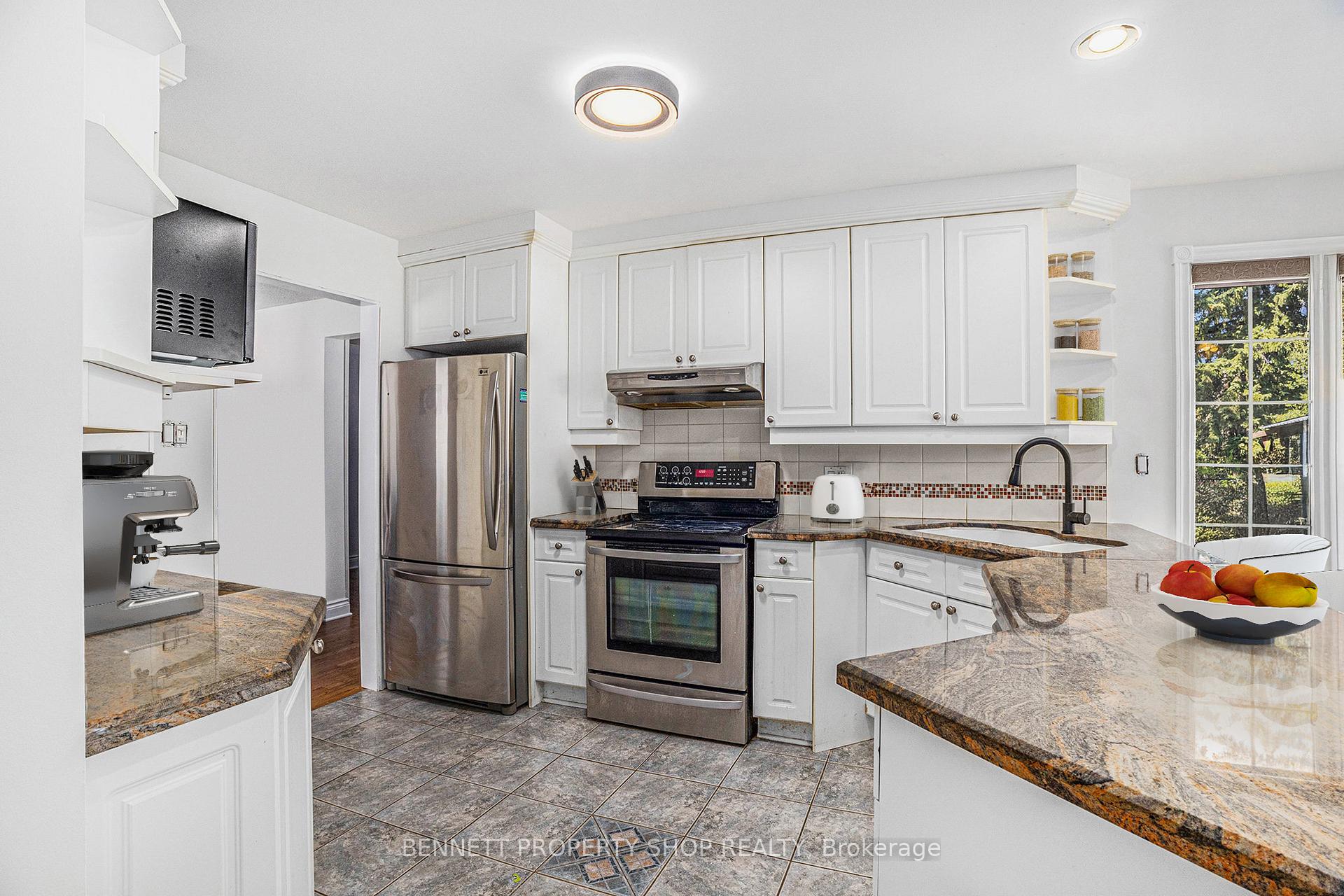 Photo 7 of 1404 Eastcliffe Way, Ottawa, Pineview — HOMEH