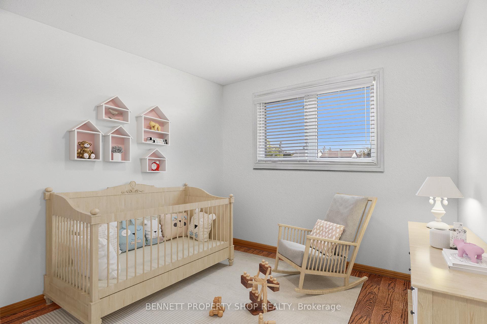 Photo 9 of 1404 Eastcliffe Way, Ottawa, Pineview — HOMEH
