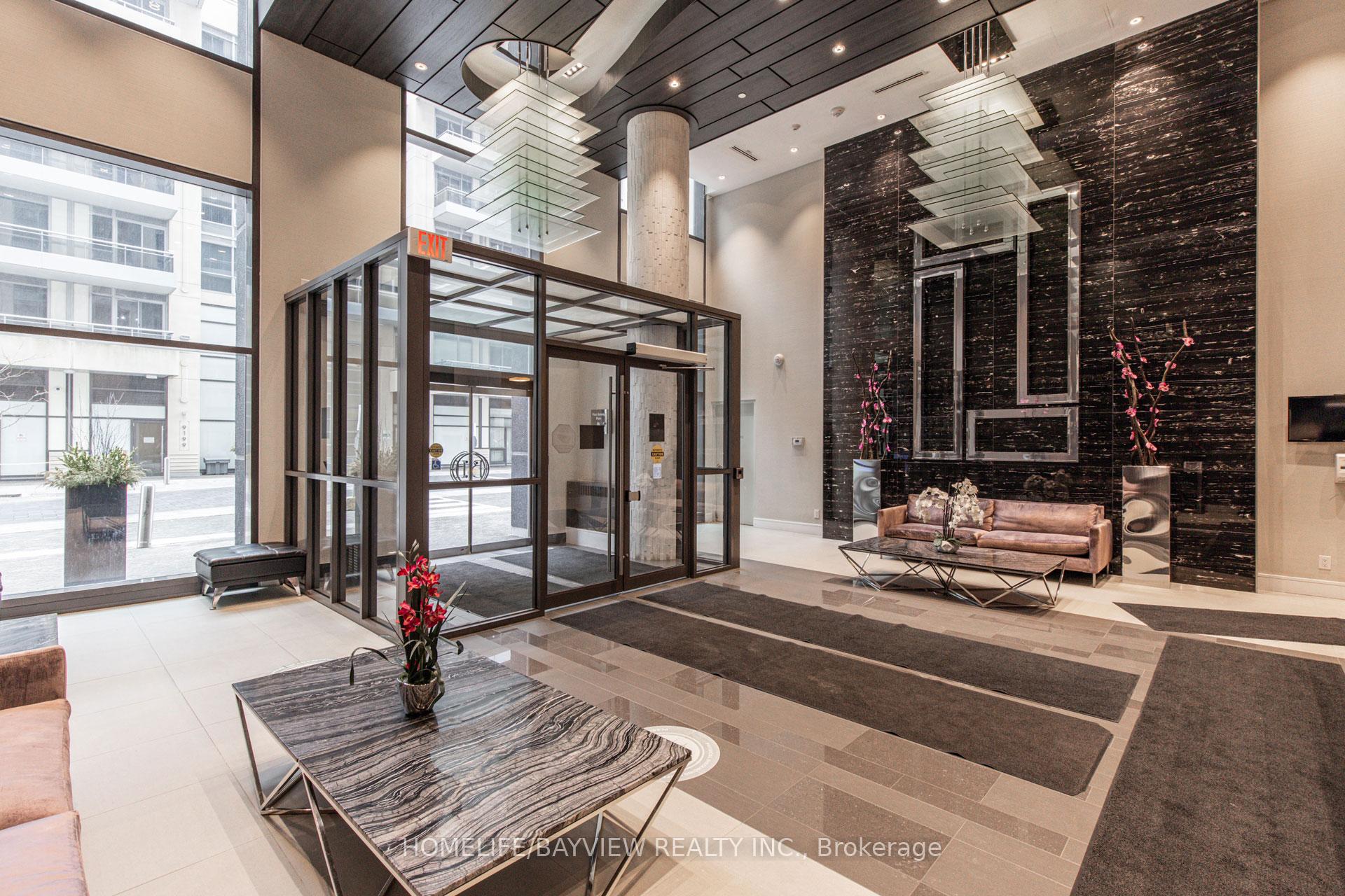 Photo 6 of Unit 811NE, 9205 Yonge Street, Richmond Hill, Langstaff — HOMEH