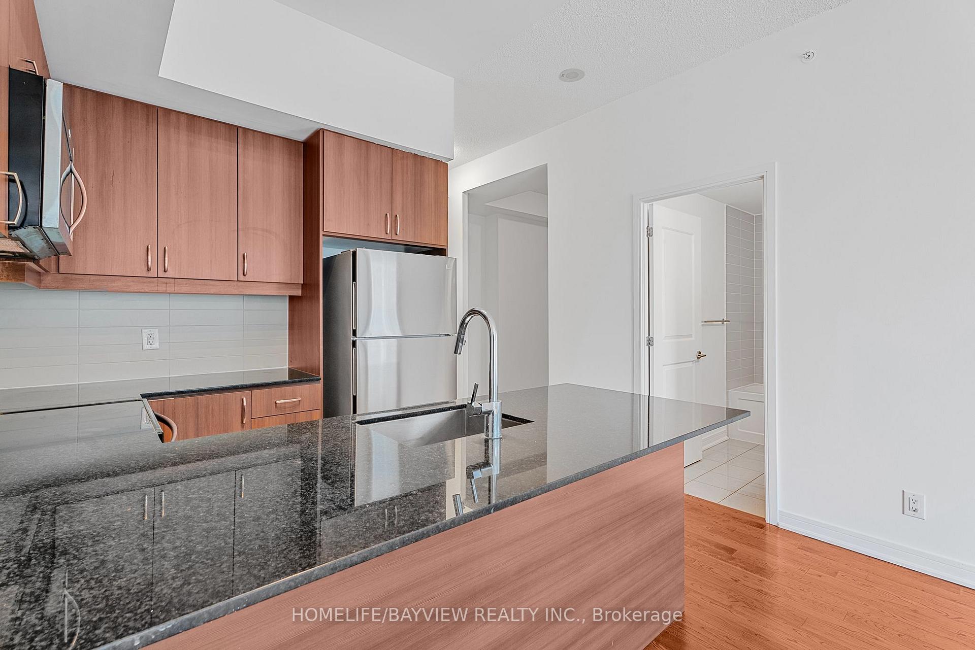 Photo 10 of Unit 811NE, 9205 Yonge Street, Richmond Hill, Langstaff — HOMEH