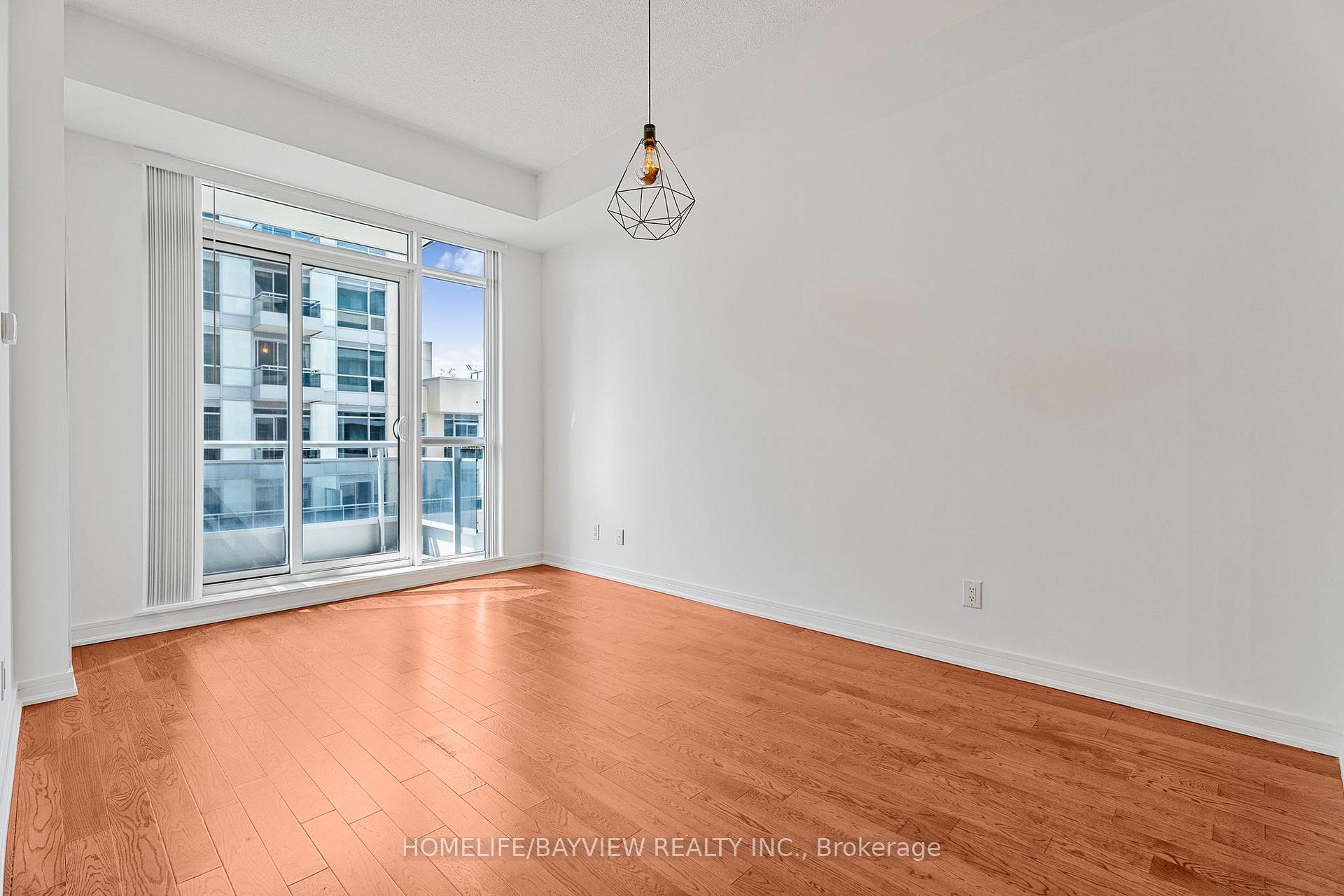 Photo 15 of Unit 811NE, 9205 Yonge Street, Richmond Hill, Langstaff — HOMEH