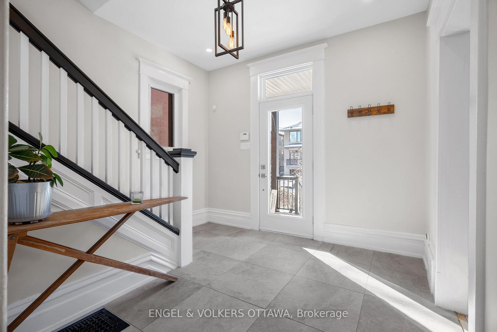 Photo 3 of 513 Edison Avenue, Ottawa, McKellar/Highland — HOMEH