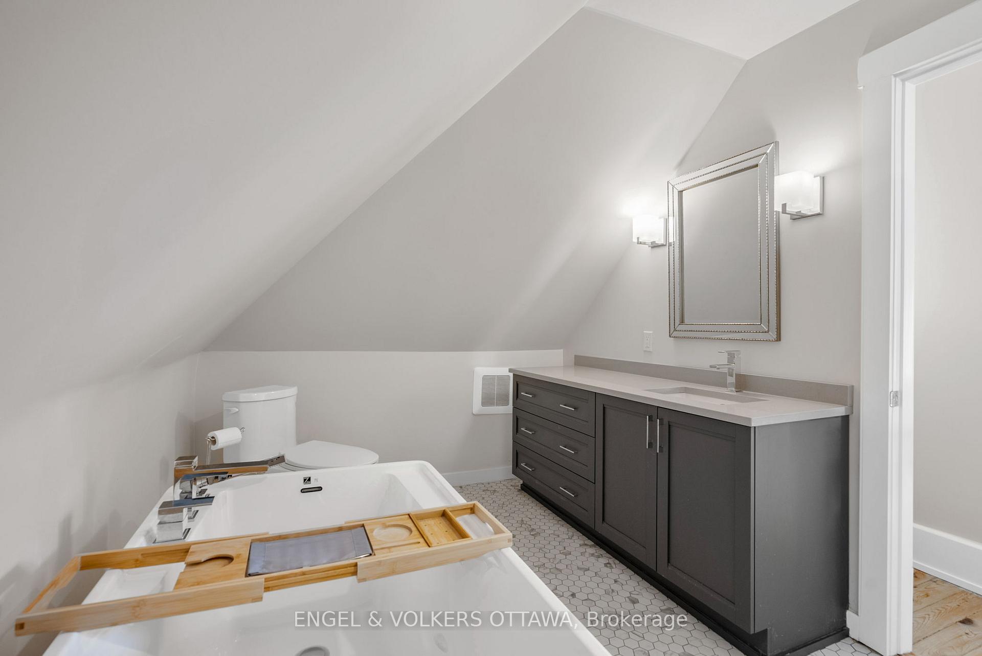 Photo 36 of 513 Edison Avenue, Ottawa, McKellar/Highland — HOMEH