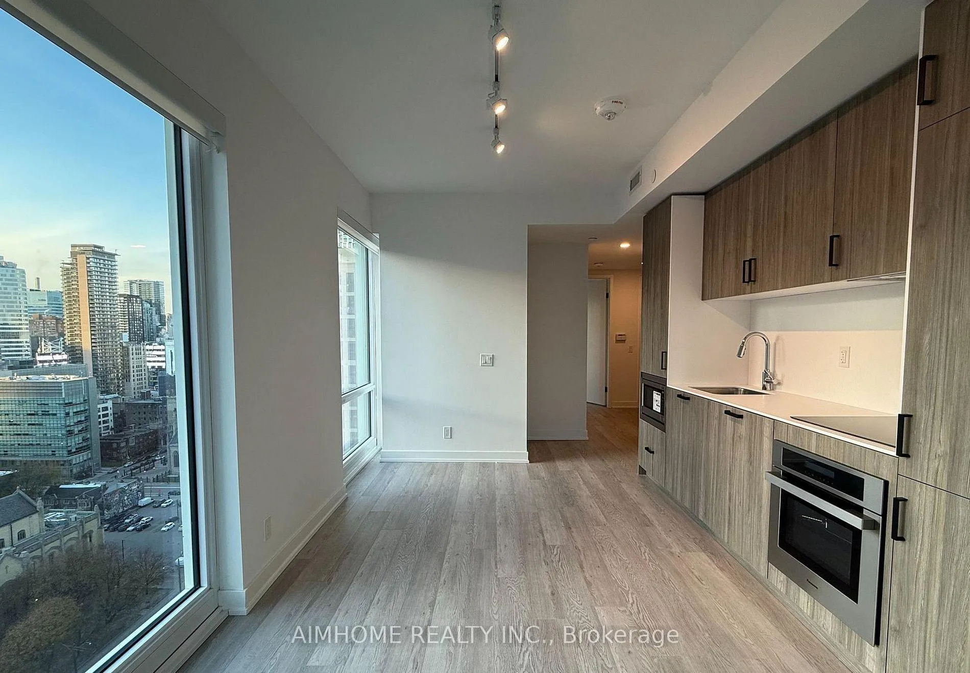 Photo 4 of Unit 2610, 88 Queen Street E, Toronto, Church-Yonge Corridor — HOMEH