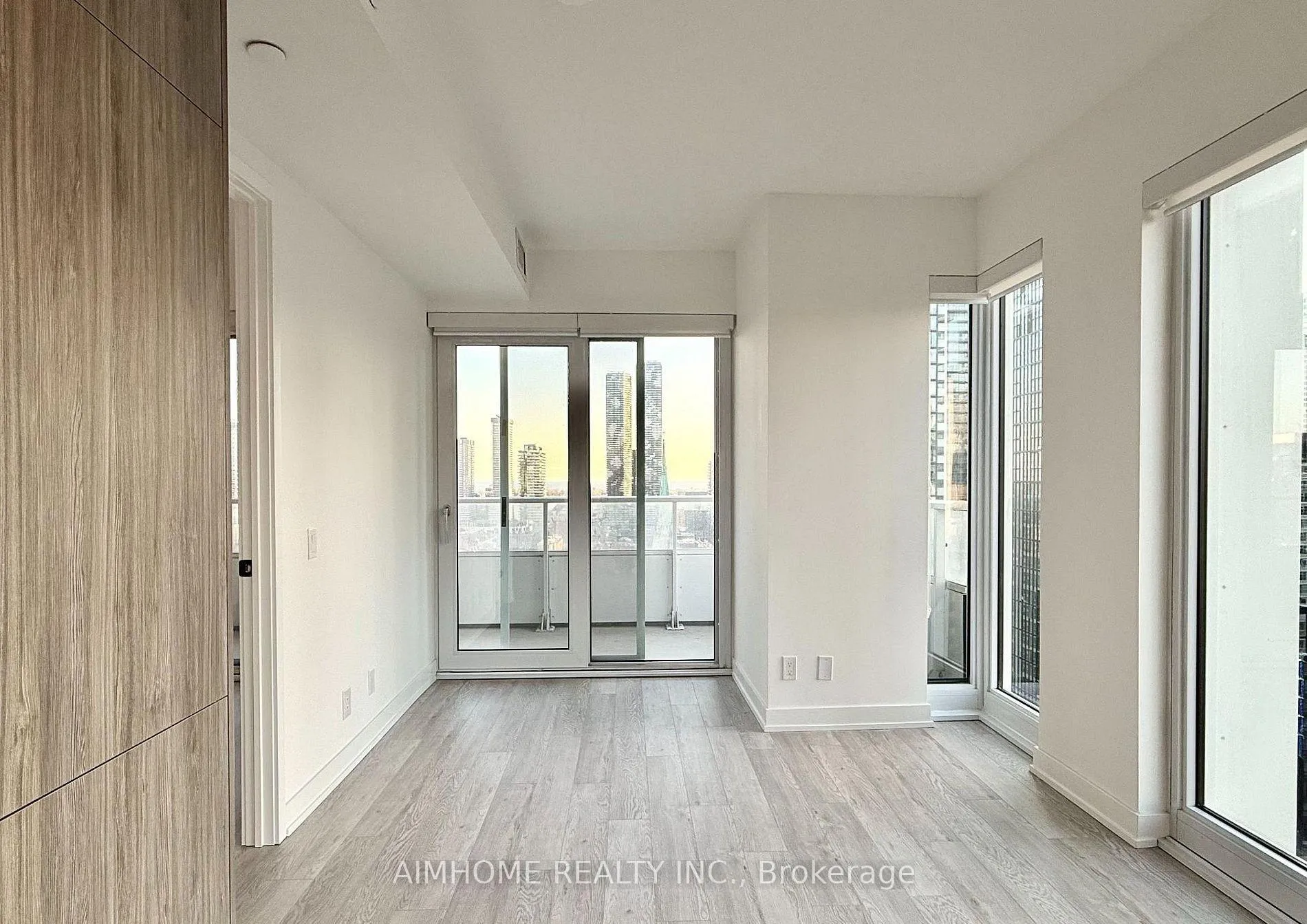 Photo 5 of Unit 2610, 88 Queen Street E, Toronto, Church-Yonge Corridor — HOMEH