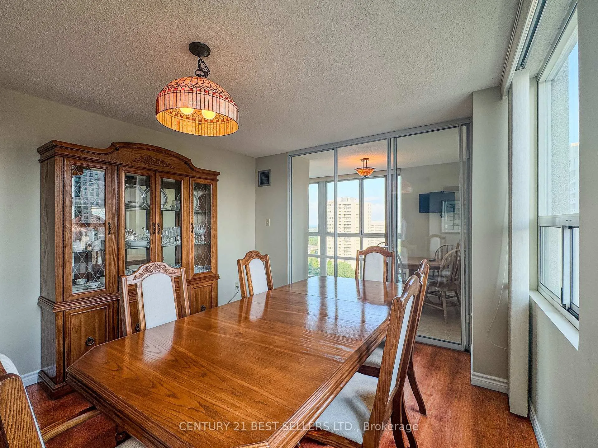 Photo 7 of Unit 1803, 3650 Kaneff Crescent, Mississauga, Mississauga Valleys — HOMEH