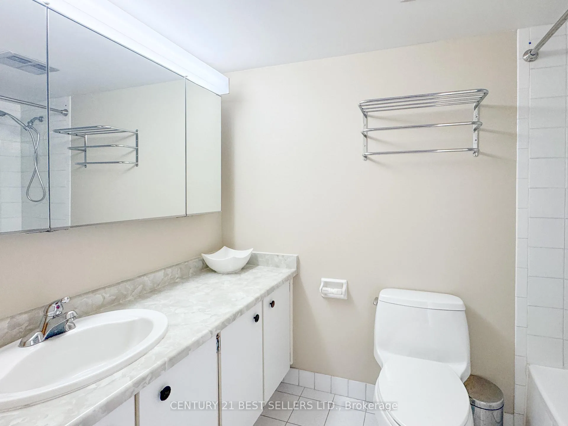Photo 12 of Unit 1803, 3650 Kaneff Crescent, Mississauga, Mississauga Valleys — HOMEH