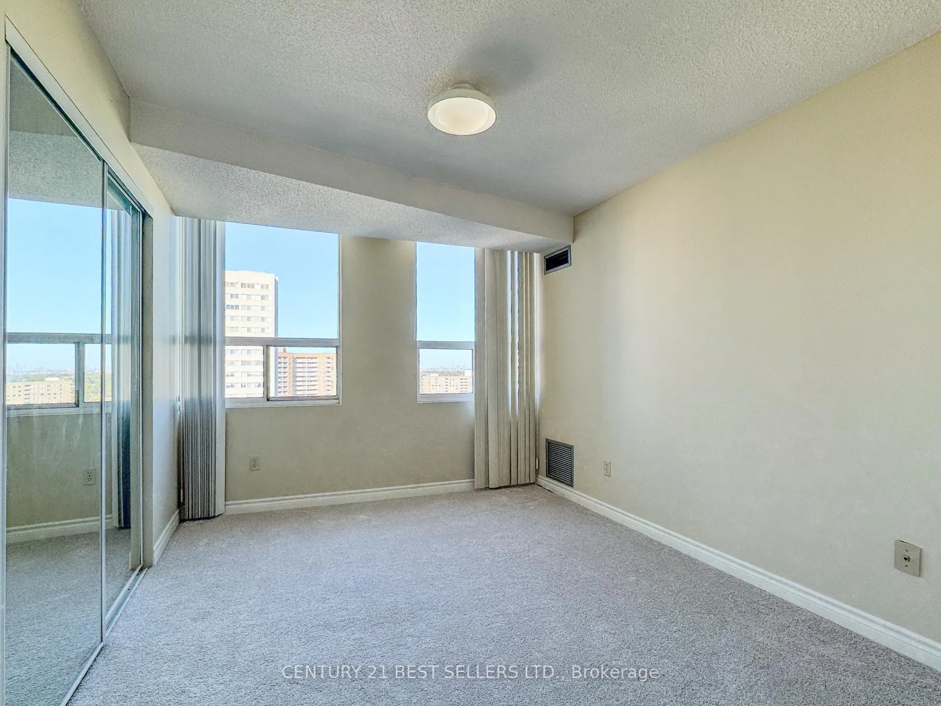 Photo 13 of Unit 1803, 3650 Kaneff Crescent, Mississauga, Mississauga Valleys — HOMEH