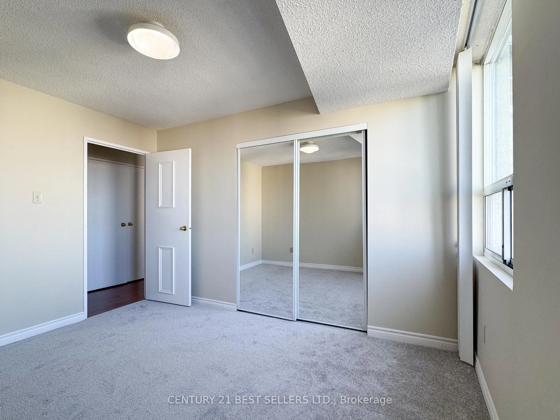 Photo 14 of Unit 1803, 3650 Kaneff Crescent, Mississauga, Mississauga Valleys — HOMEH