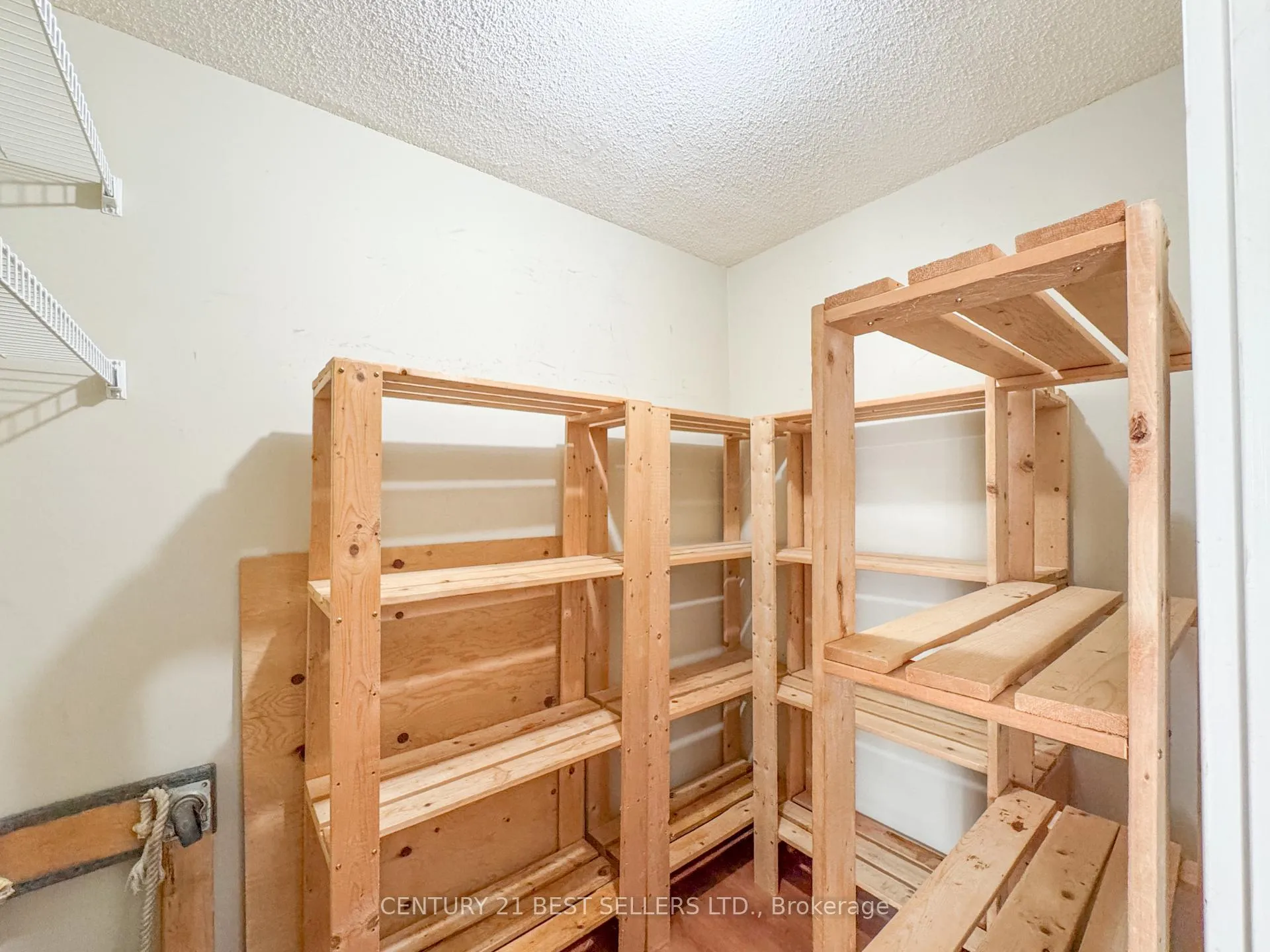 Photo 26 of Unit 1803, 3650 Kaneff Crescent, Mississauga, Mississauga Valleys — HOMEH