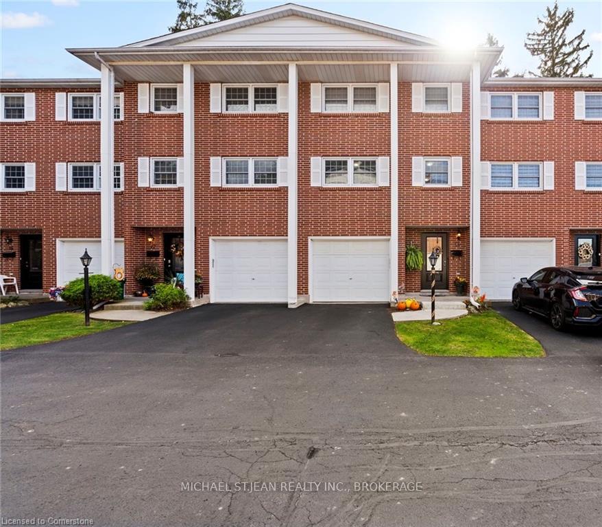 Photo 2 of Unit 16, 91 Livingston Avenue, Grimsby, Grimsby West — HOMEH