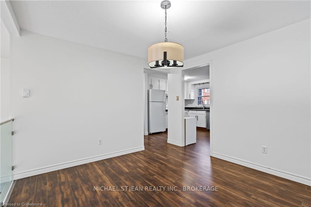 Photo 7 of Unit 16, 91 Livingston Avenue, Grimsby, Grimsby West — HOMEH