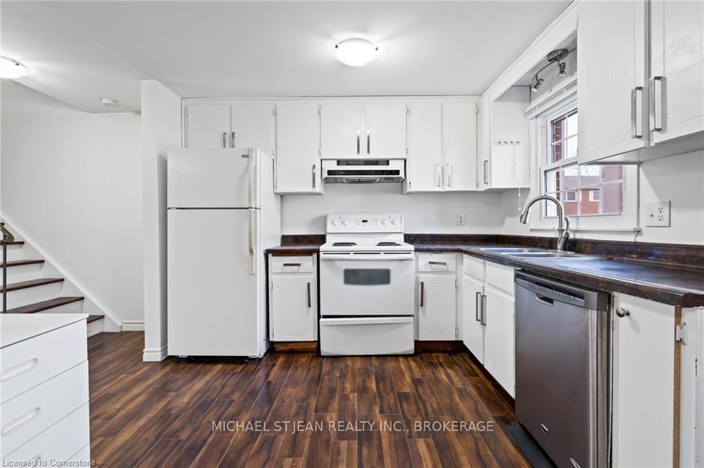 Photo 9 of Unit 16, 91 Livingston Avenue, Grimsby, Grimsby West — HOMEH