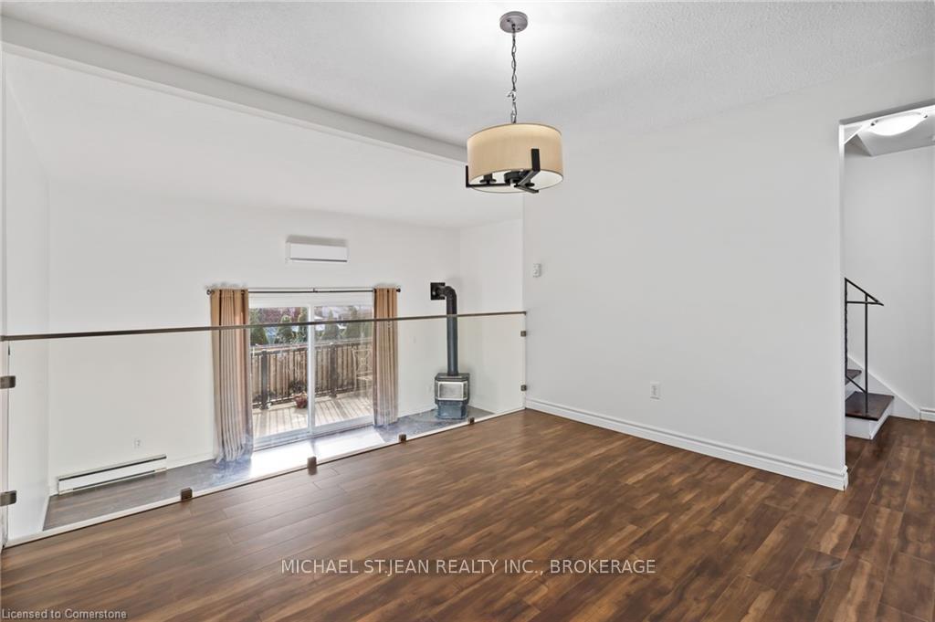 Photo 12 of Unit 16, 91 Livingston Avenue, Grimsby, Grimsby West — HOMEH