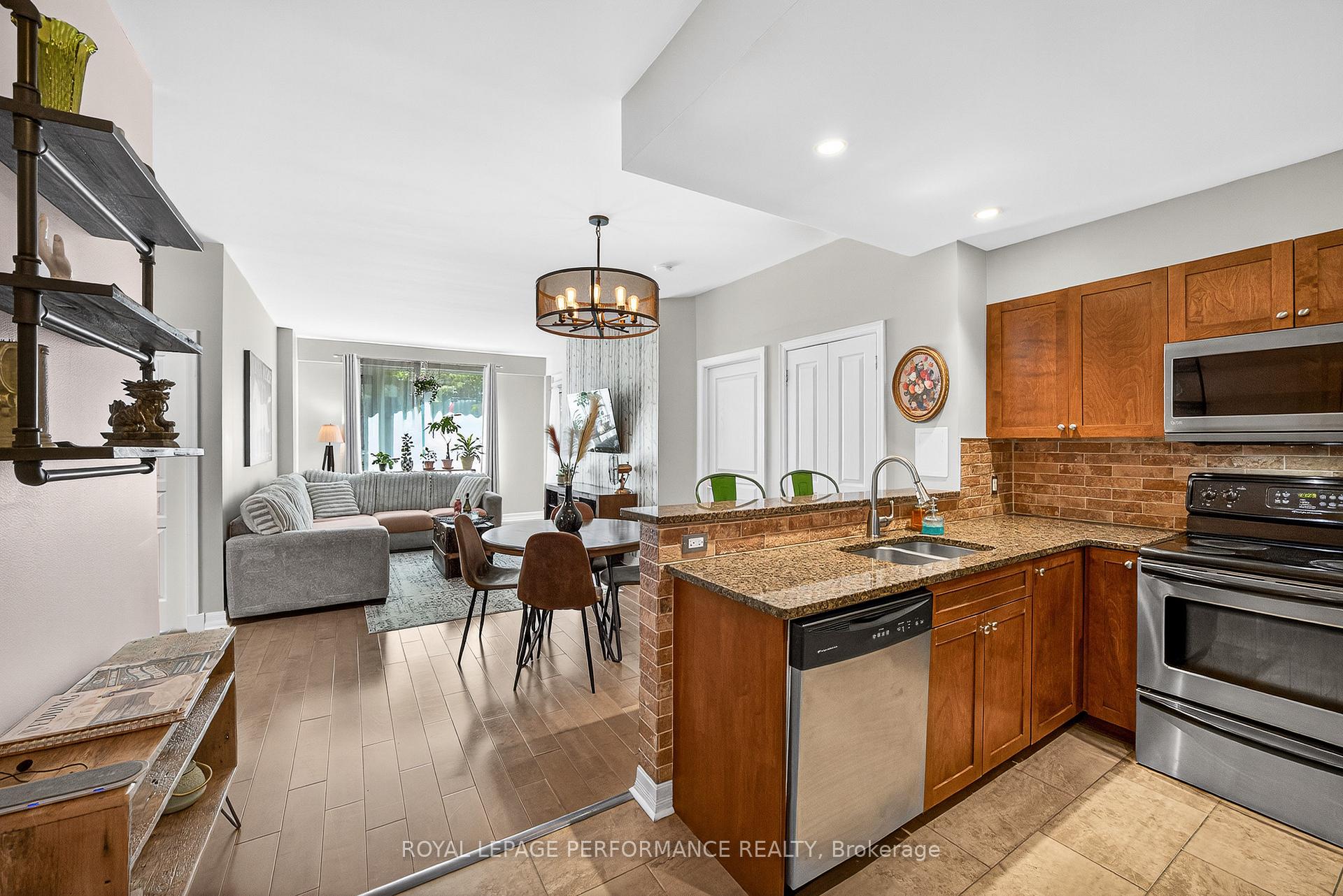 Photo 4 of Unit 103, 200 Besserer Street, Ottawa, Sandy Hill — HOMEH