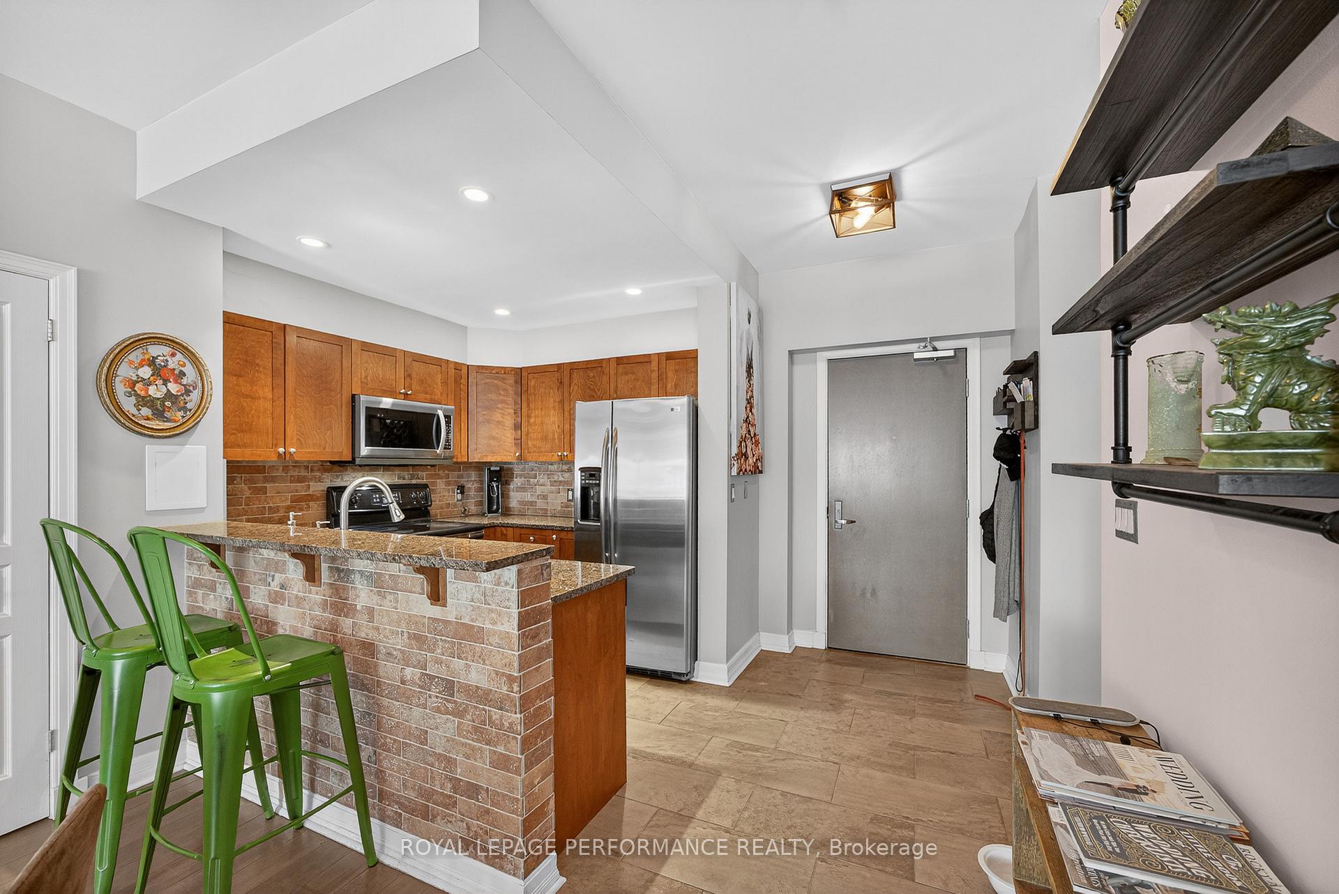 Photo 6 of Unit 103, 200 Besserer Street, Ottawa, Sandy Hill — HOMEH