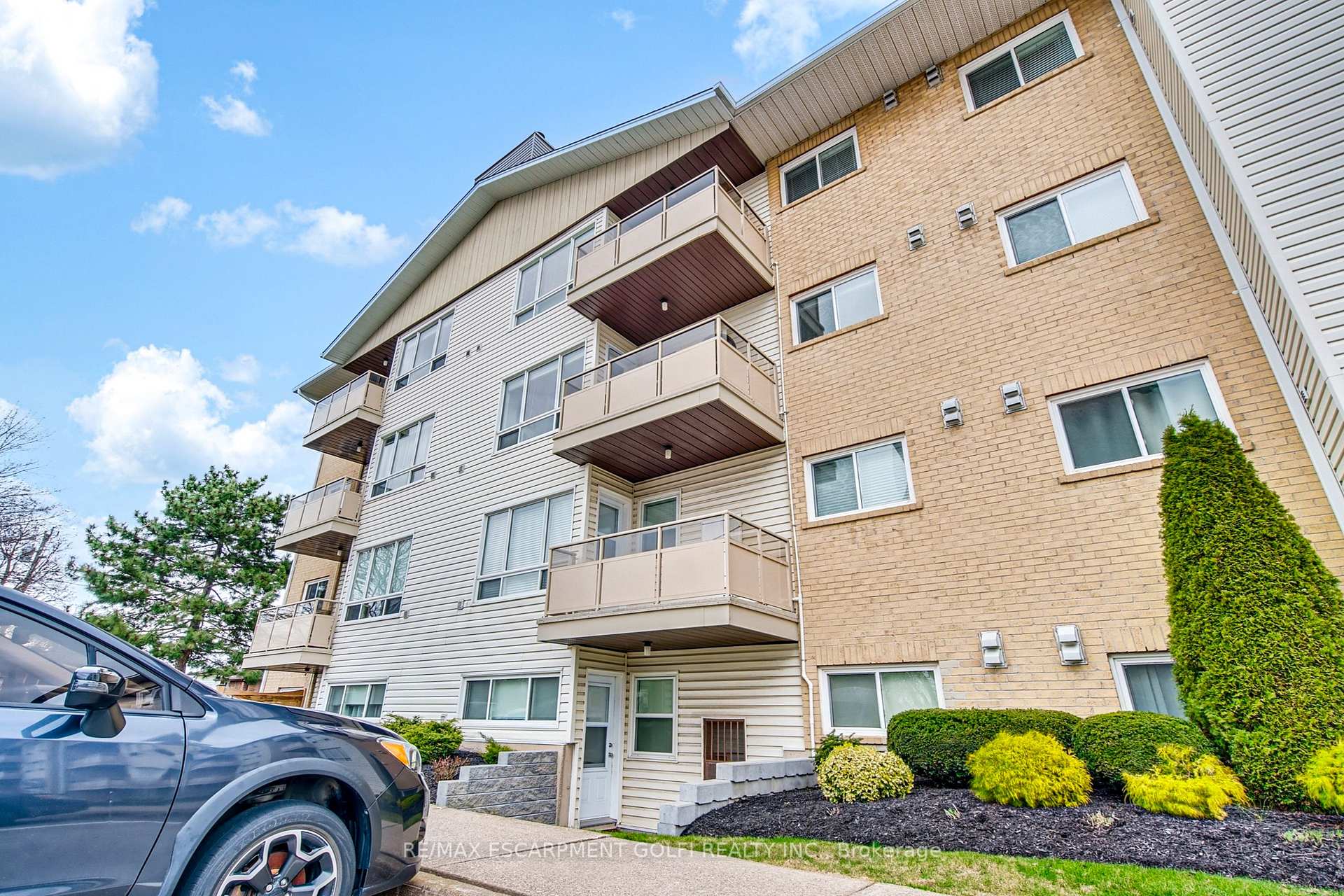 Photo 3 of Unit 317, 78 Roehampton Avenue, St. Catharines, Carlton/Bunting — HOMEH