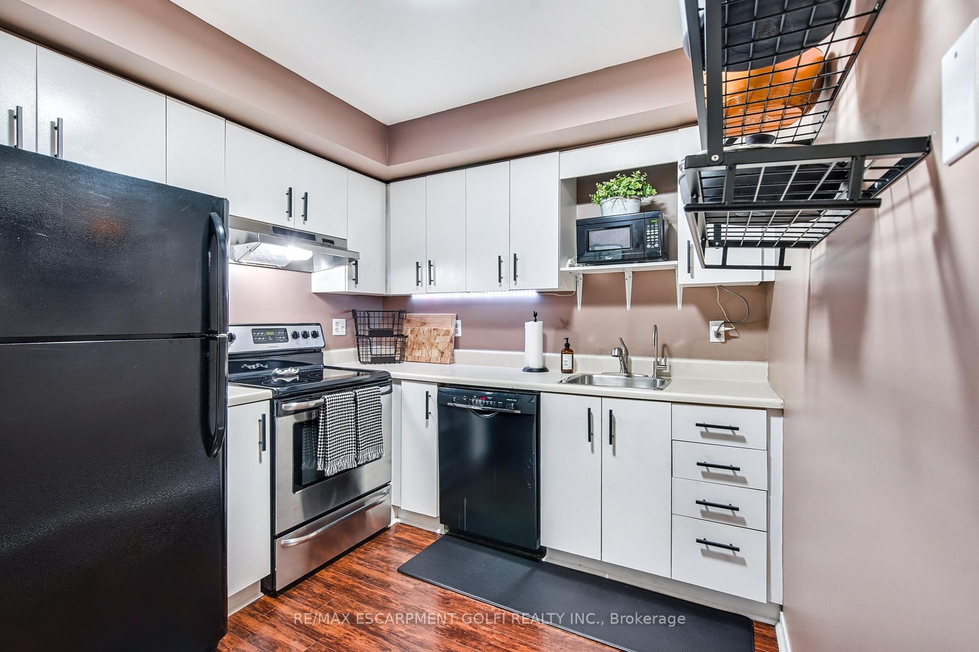Photo 11 of Unit 317, 78 Roehampton Avenue, St. Catharines, Carlton/Bunting — HOMEH