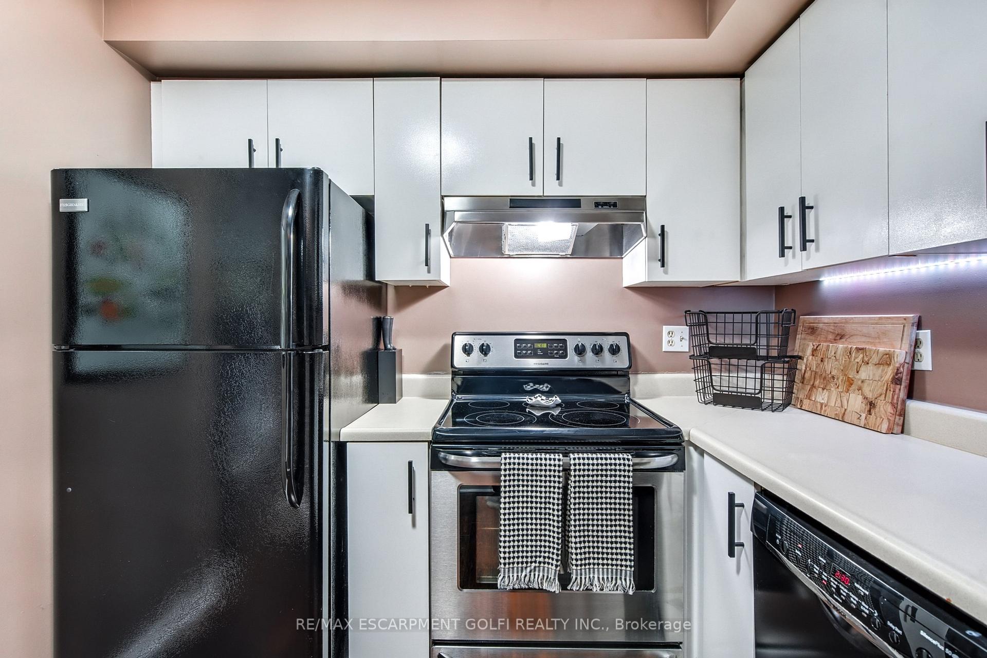 Photo 12 of Unit 317, 78 Roehampton Avenue, St. Catharines, Carlton/Bunting — HOMEH