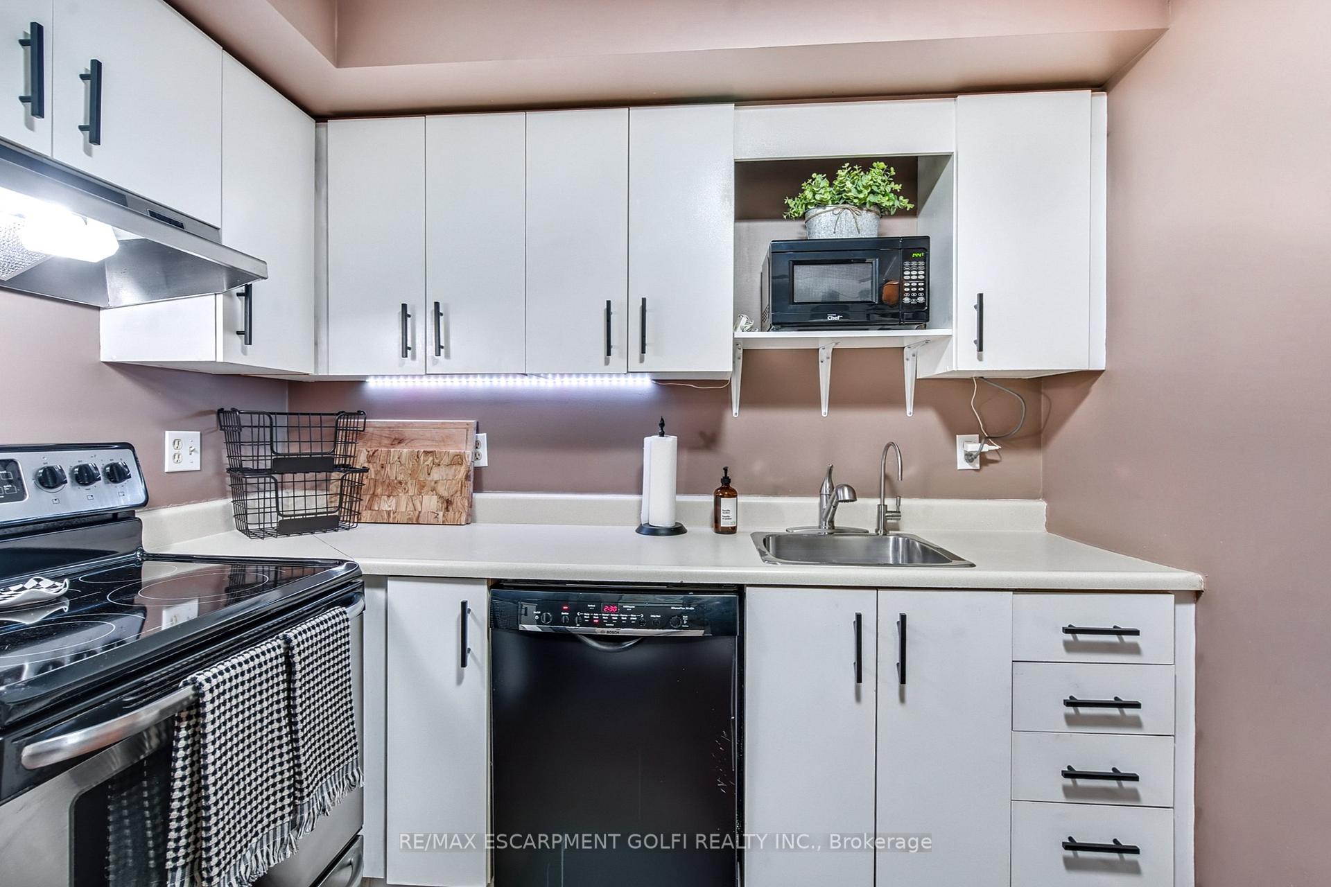Photo 13 of Unit 317, 78 Roehampton Avenue, St. Catharines, Carlton/Bunting — HOMEH