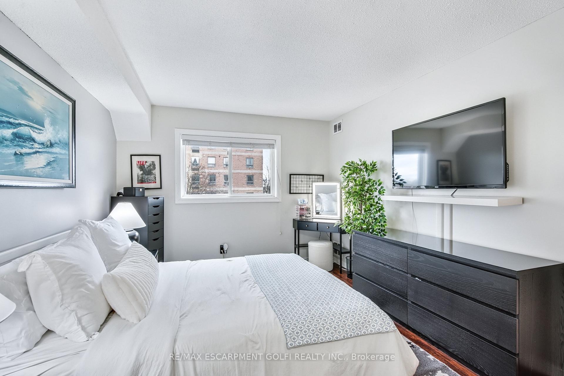 Photo 23 of Unit 317, 78 Roehampton Avenue, St. Catharines, Carlton/Bunting — HOMEH