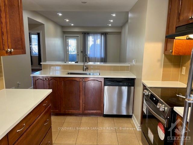 Photo 10 of Unit B, 45 Tayside, Ottawa, Barrhaven - Longfields — HOMEH