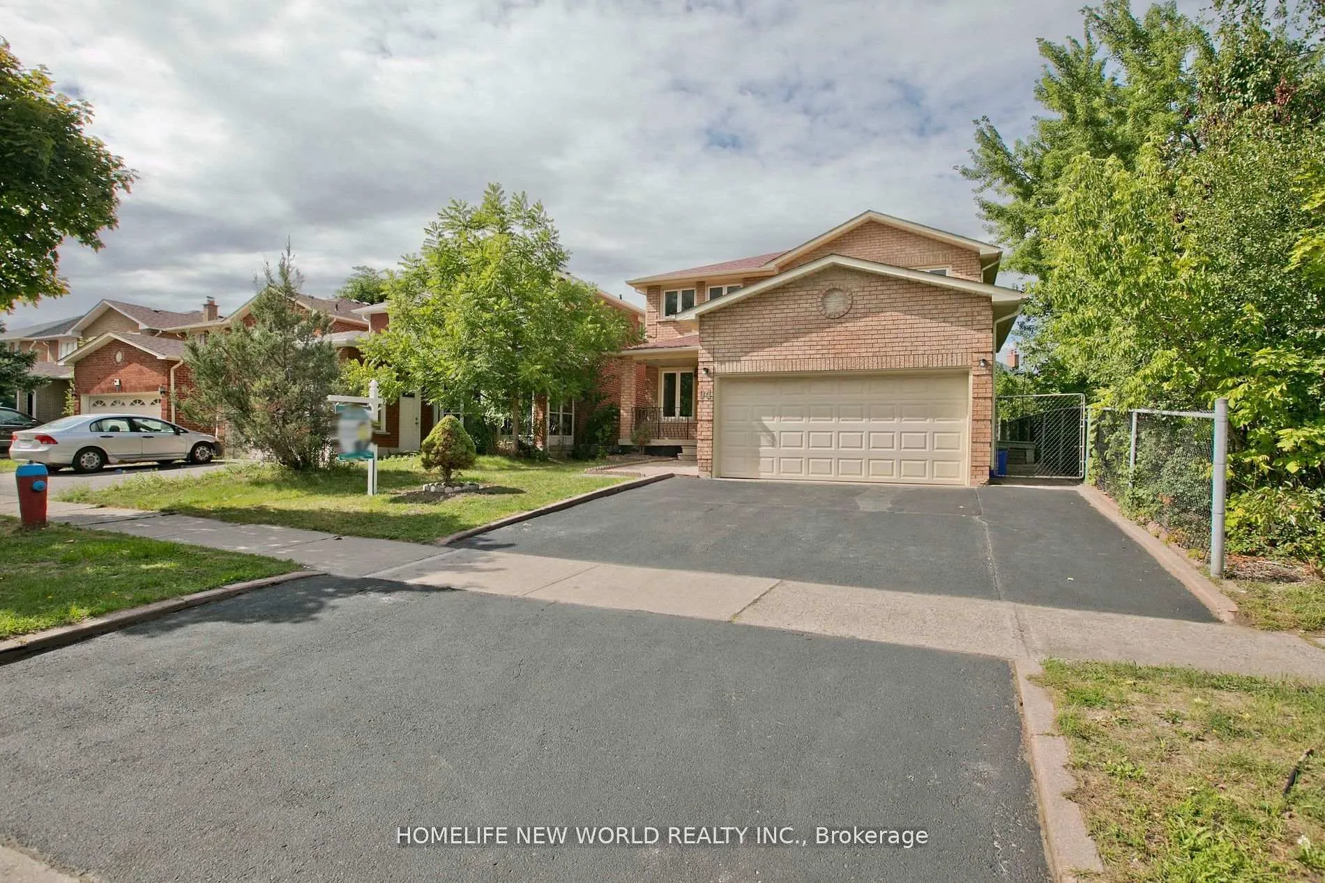 Photo 2 of 94 Weldrick Road E, Richmond Hill, Harding — HOMEH