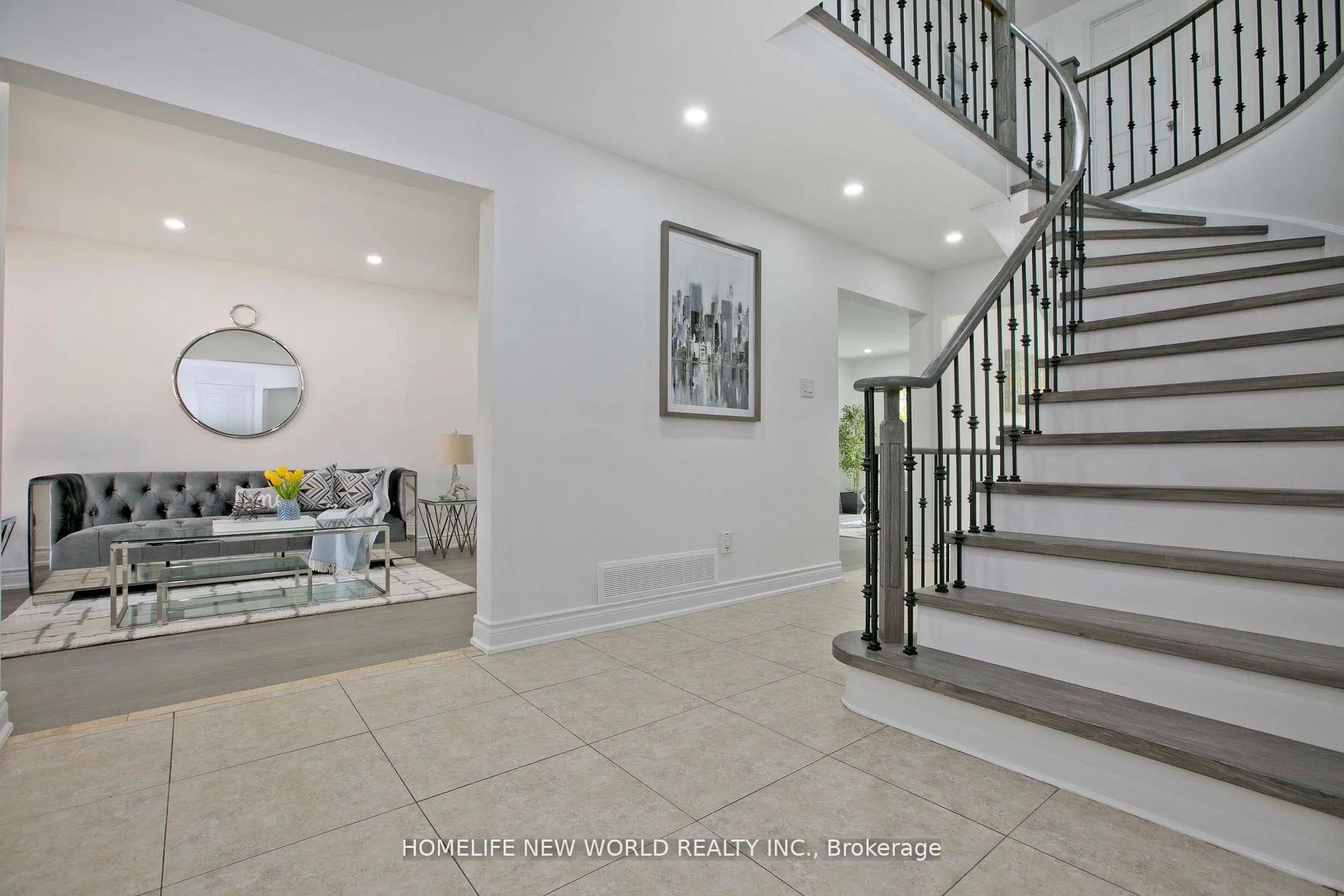 Photo 6 of 94 Weldrick Road E, Richmond Hill, Harding — HOMEH