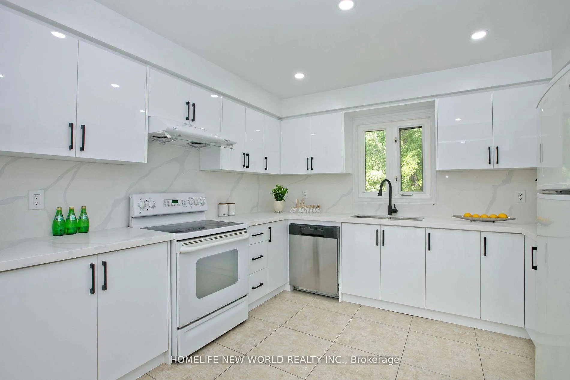 Photo 12 of 94 Weldrick Road E, Richmond Hill, Harding — HOMEH