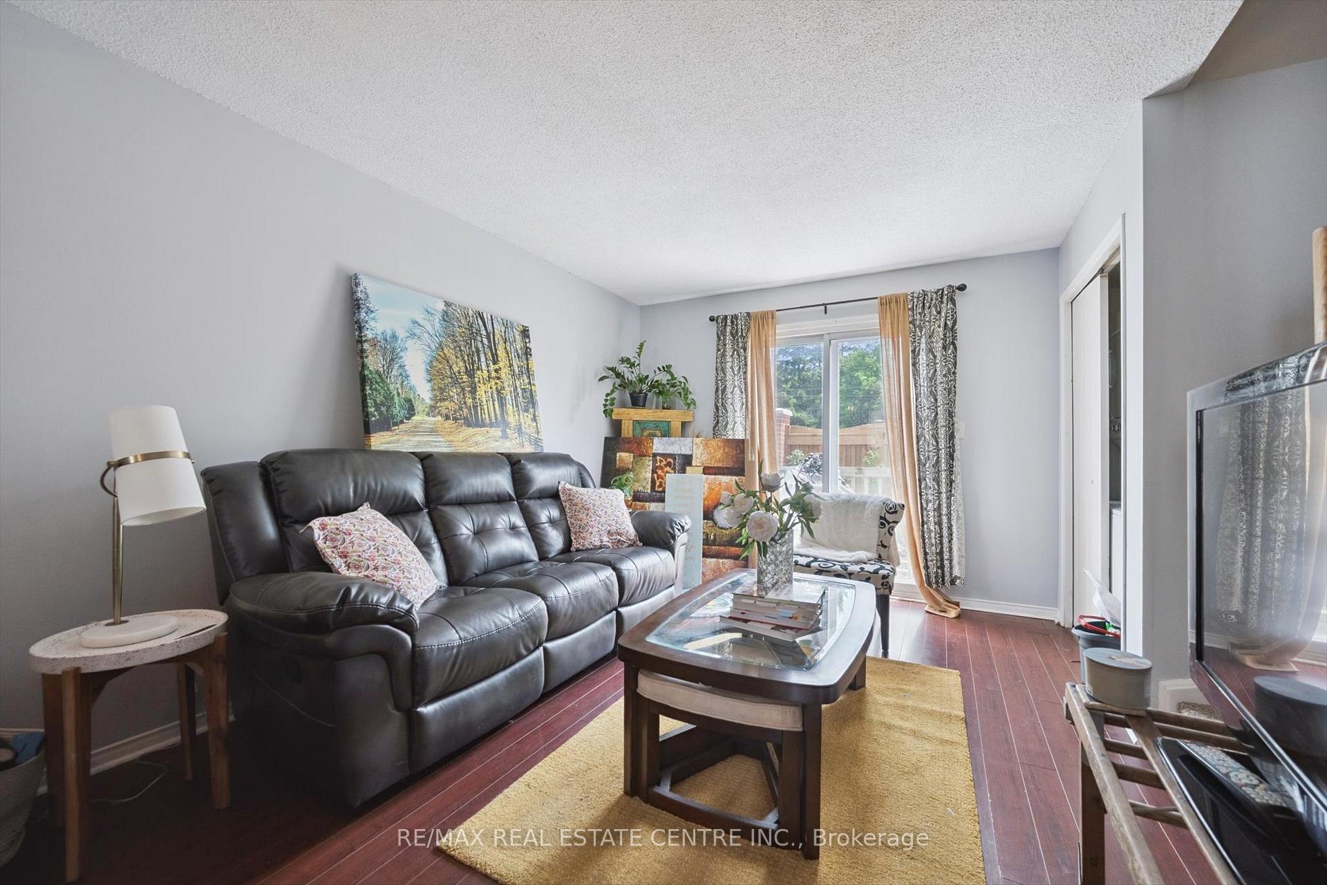 Photo 8 of Unit 17, 465 Beechwood Place, Waterloo — HOMEH